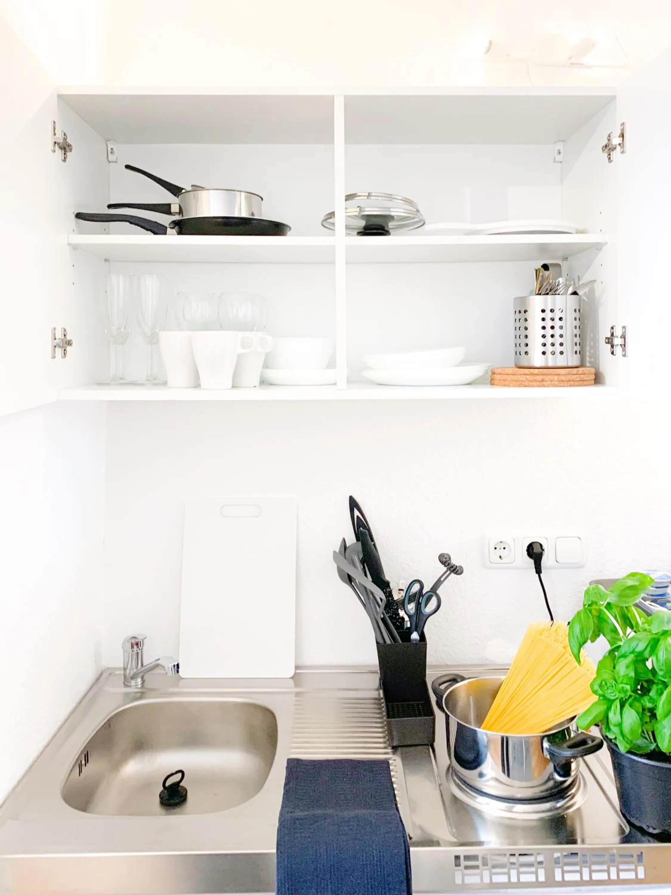 Kitchen or kitchenette in Relax Aachener Boardinghouse Appartements Premium 1