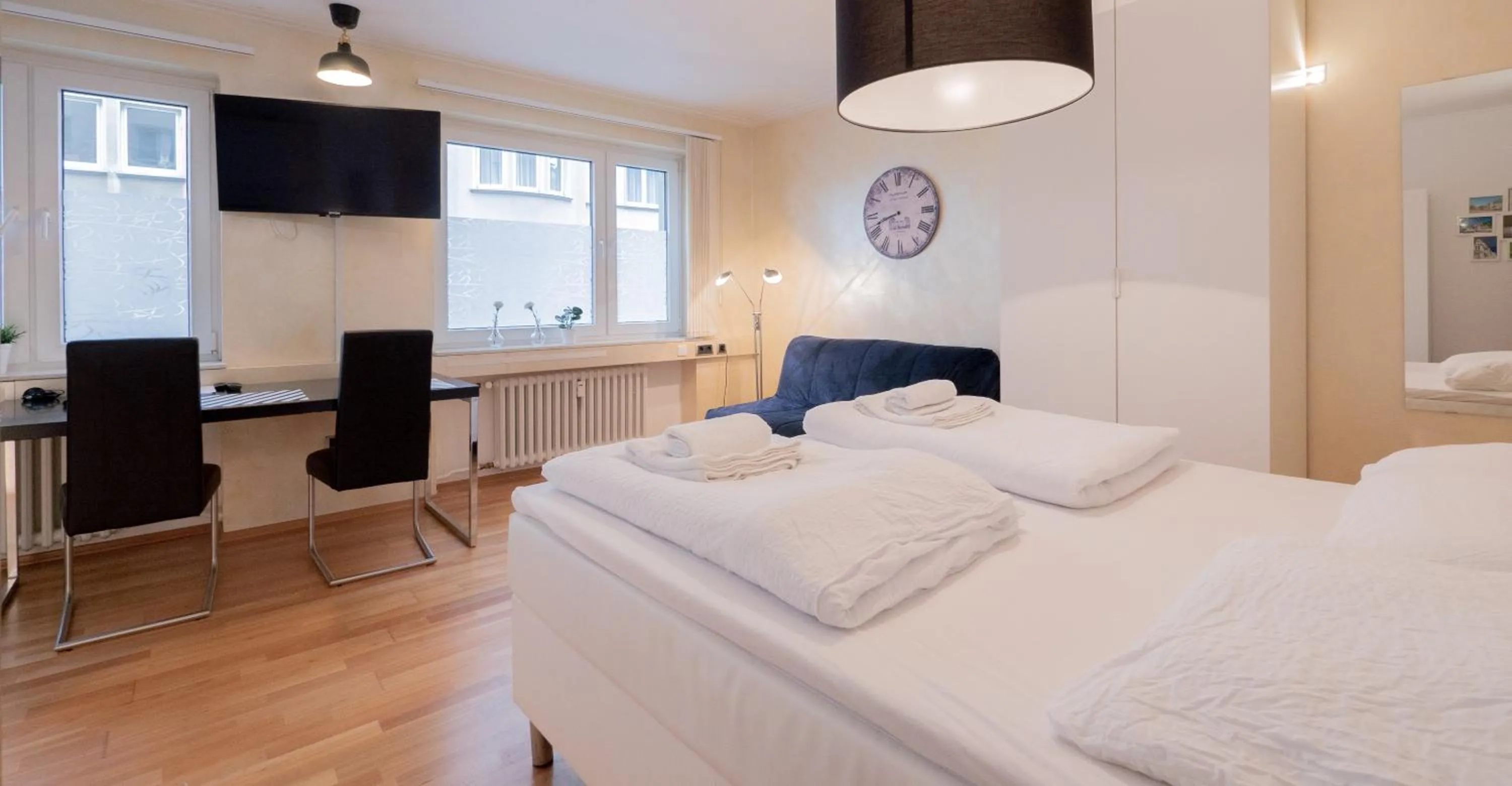 Bedroom, Bed in Relax Aachener Boardinghouse Appartements Premium 1