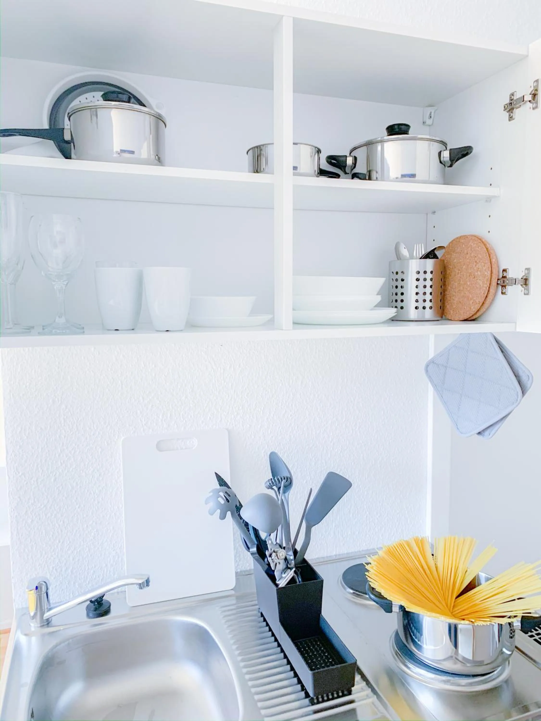 Kitchen or kitchenette in Relax Aachener Boardinghouse Appartements Premium 1