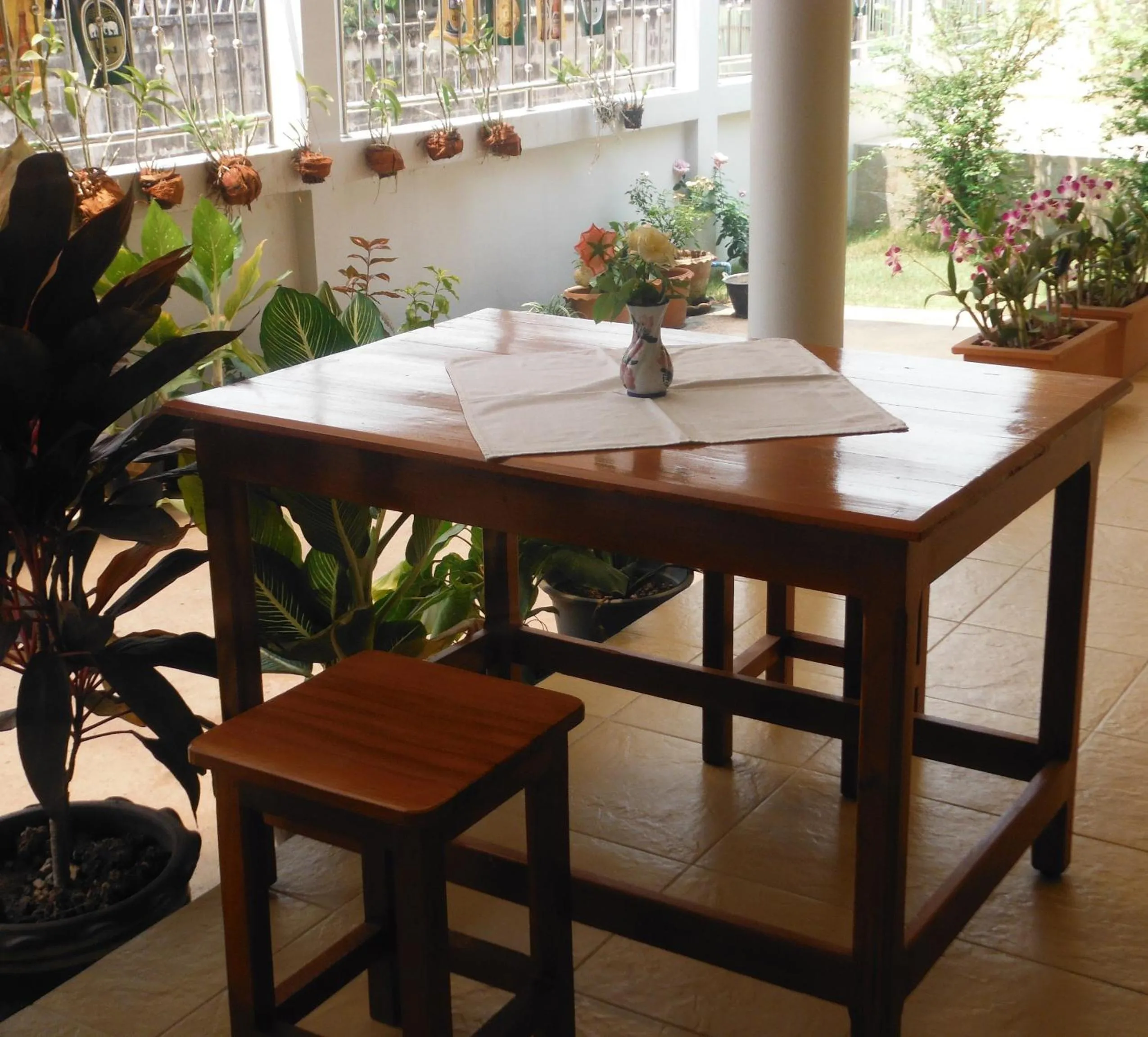 Restaurant/places to eat in Malee Resort