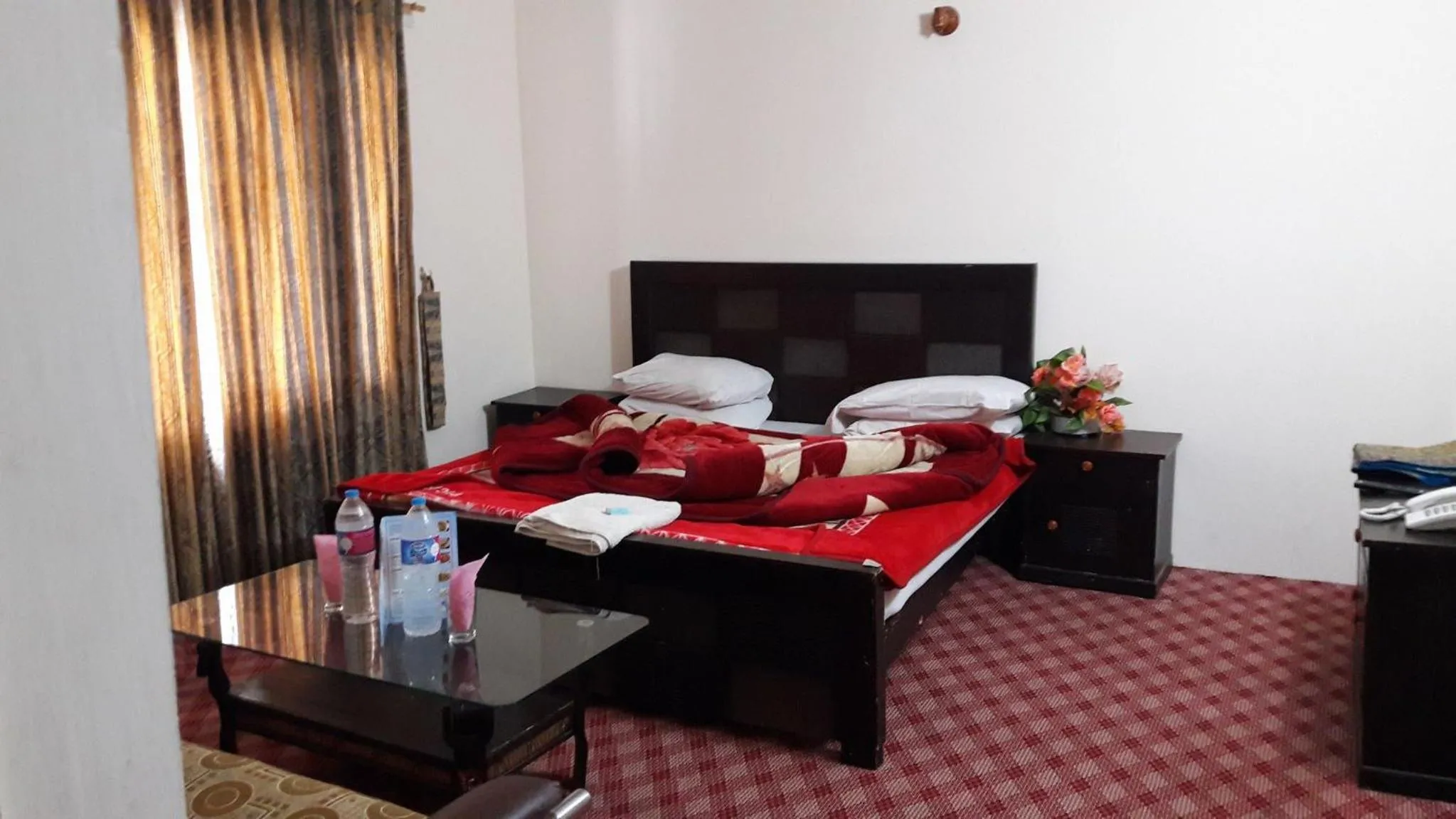 Bed in Kunhar View Hotel