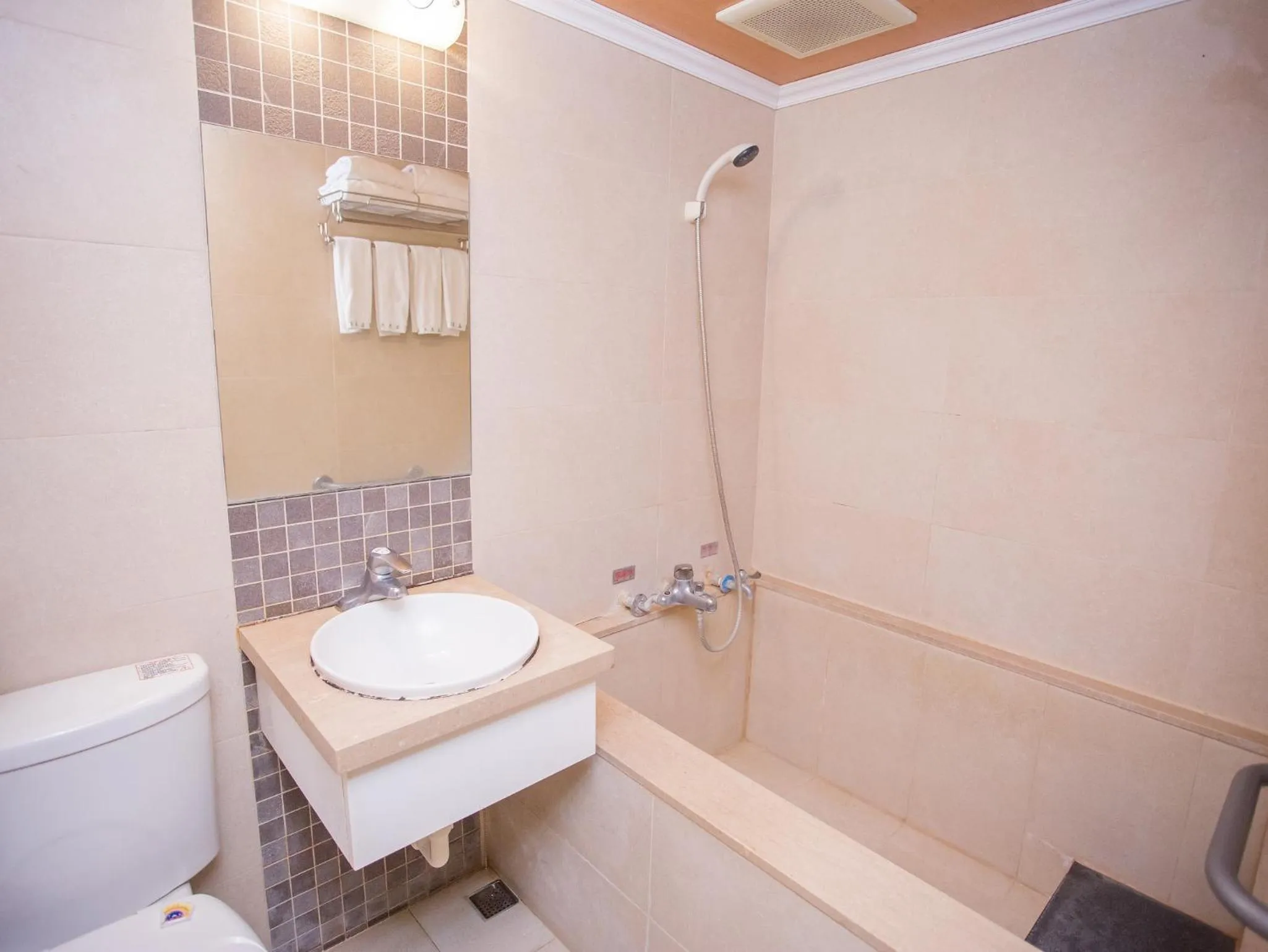 Bathroom in Mei Jia Mei Hotel