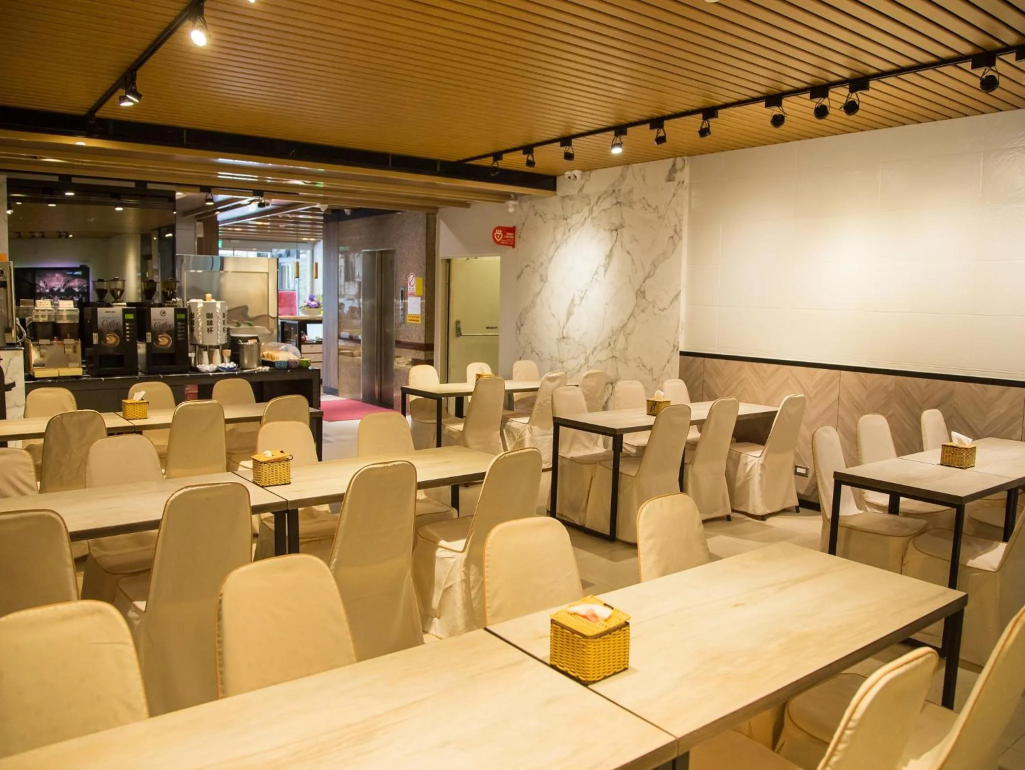 Restaurant/places to eat in Mei Jia Mei Hotel