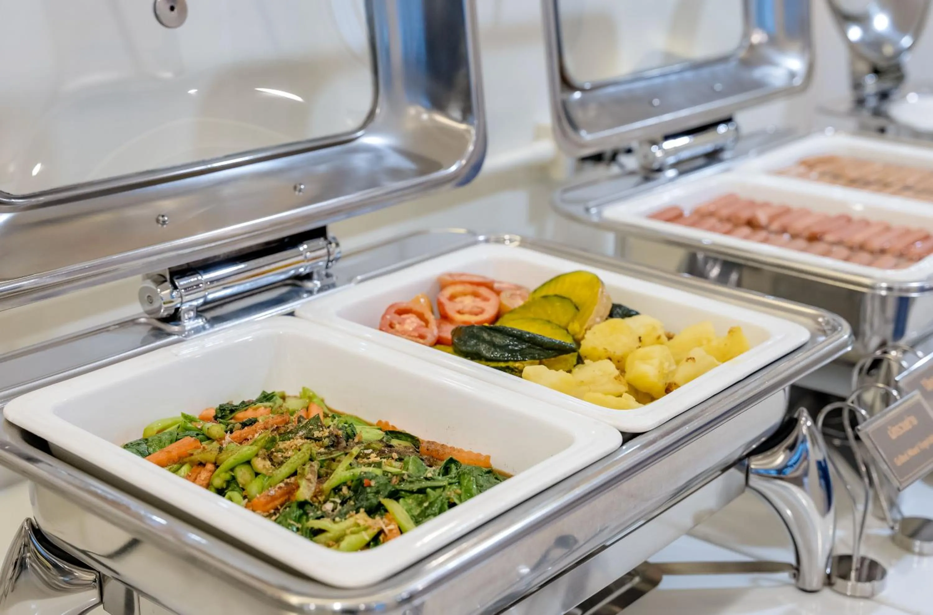 Buffet breakfast in De Hug Hotel & Residence