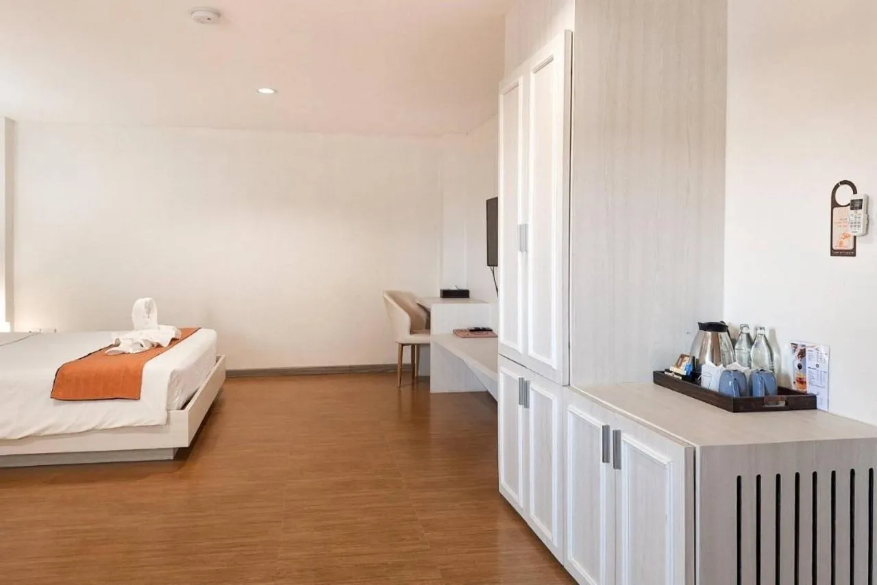 Bedroom, Bed in De Hug Hotel & Residence