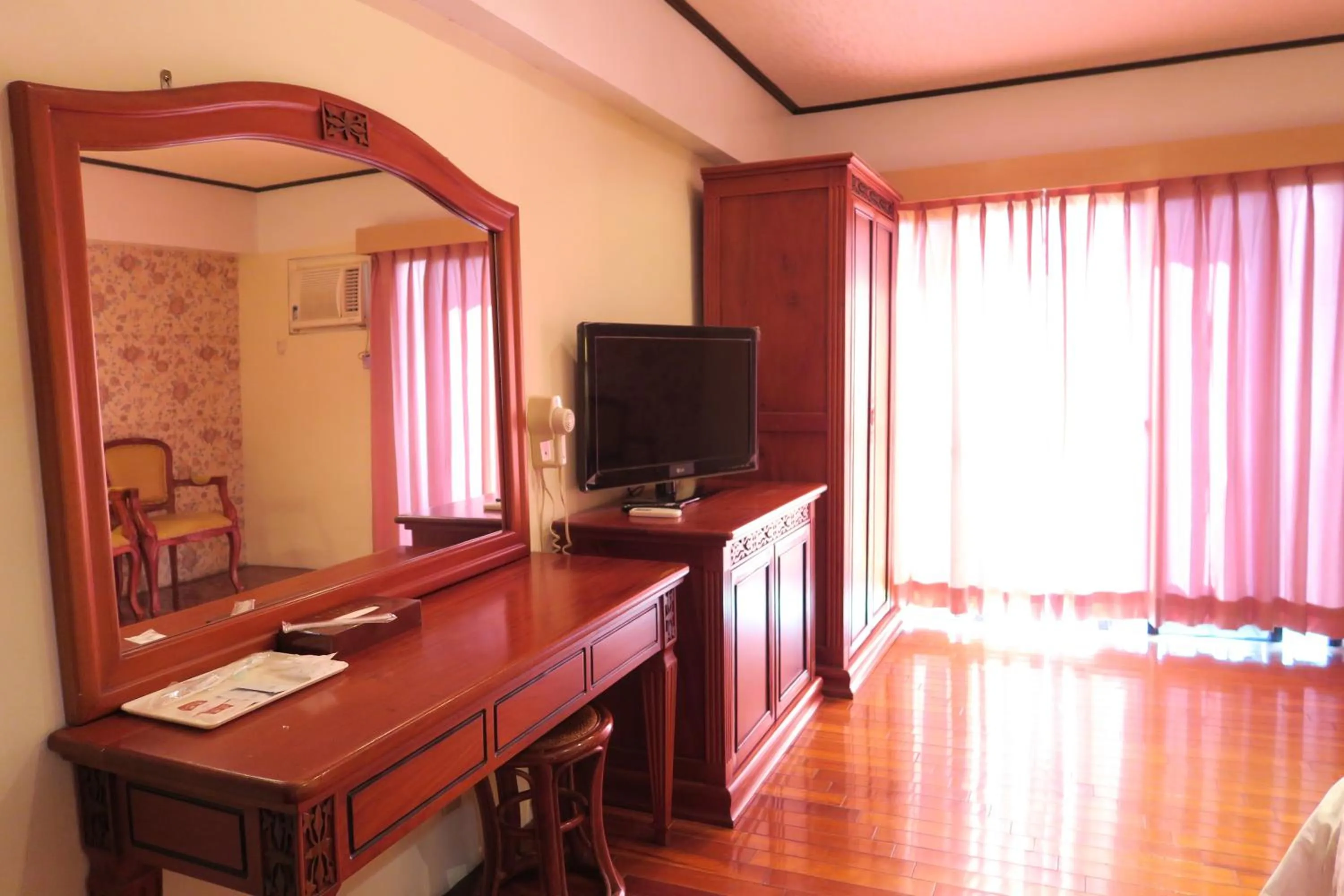 TV and multimedia in Champagne Hotel