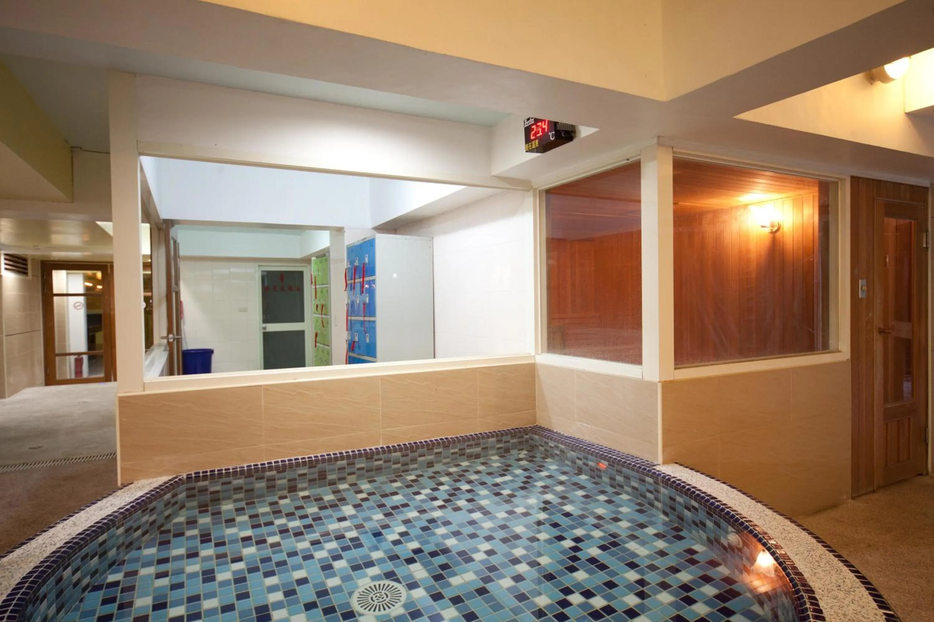 Hot Spring Bath, Bed in Champagne Hotel