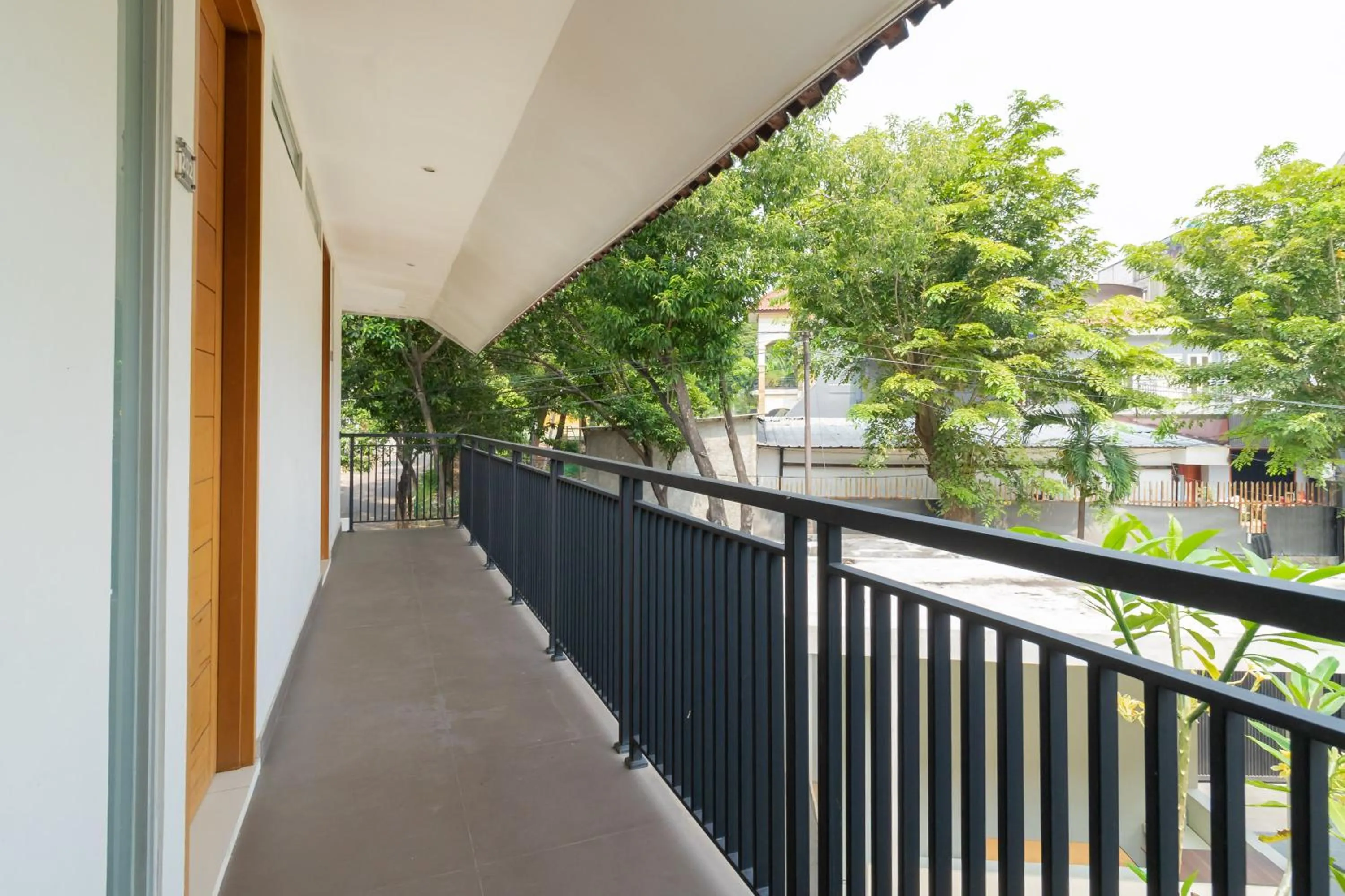 Balcony/Terrace in RedDoorz near Transmart Kalimalang