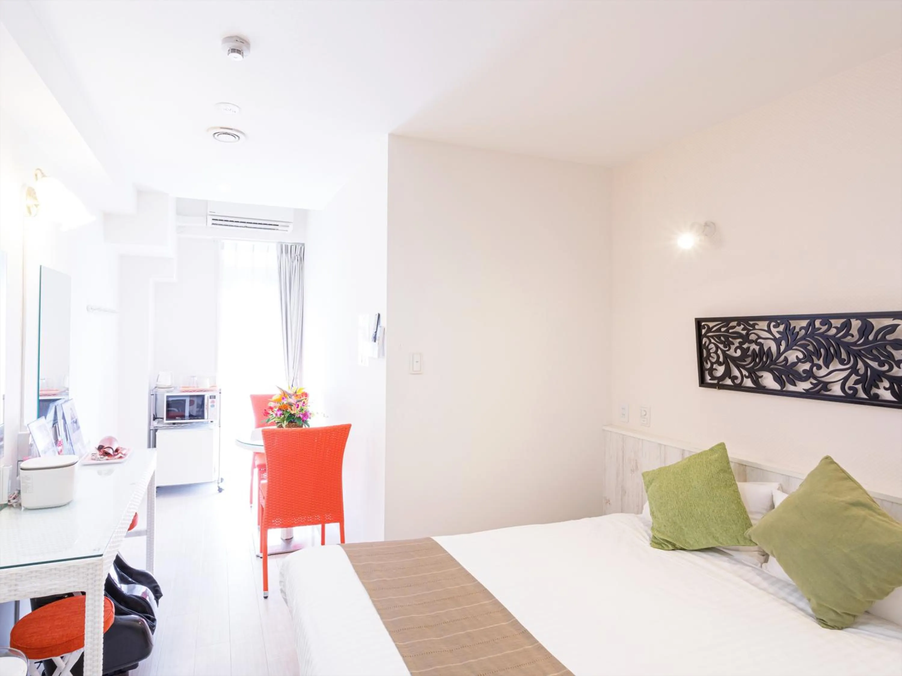 Photo of the whole room, Bed in かりゆしコンドミニアムリゾート那覇スカイリビングホテル旭橋駅前