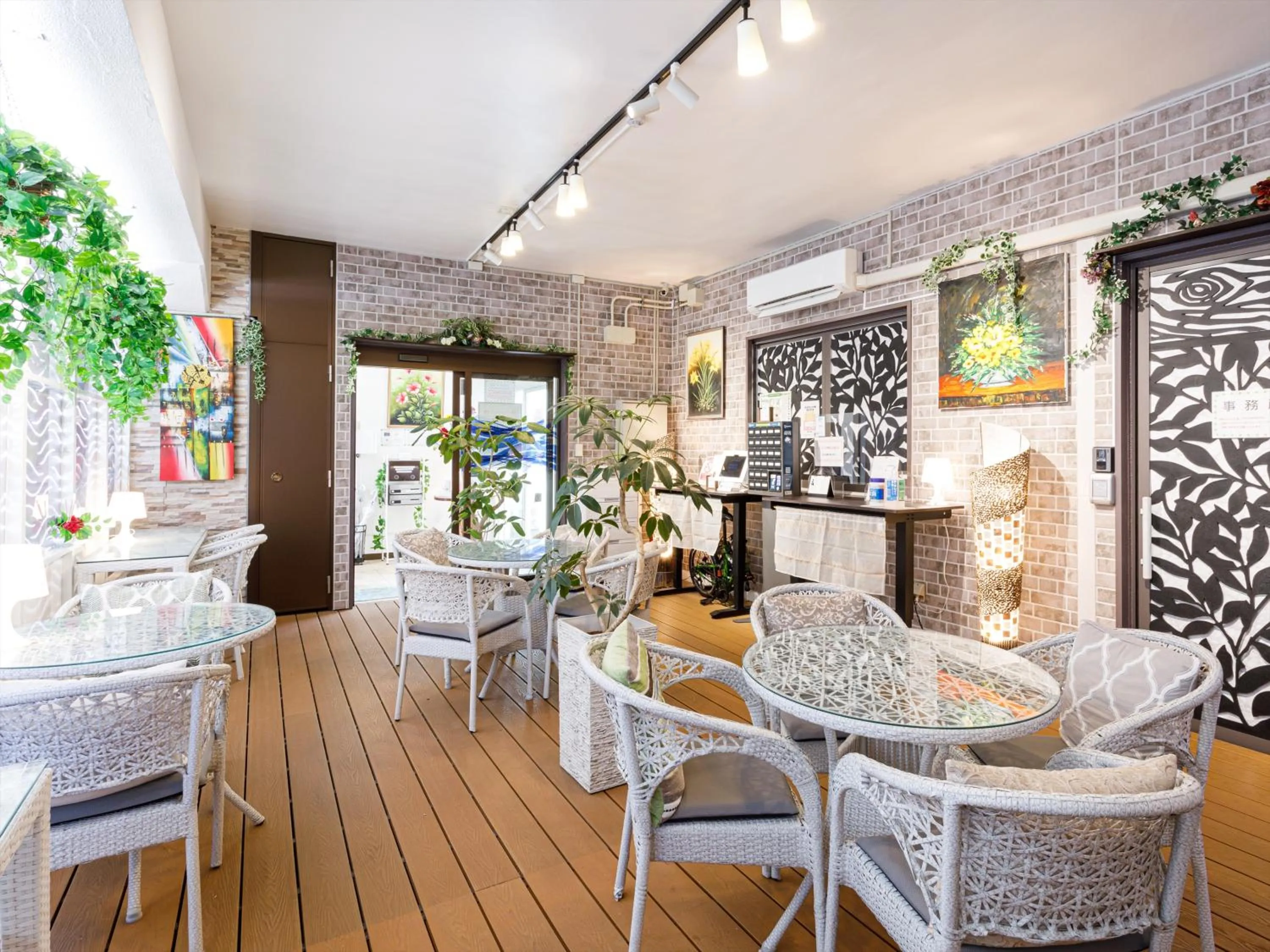 Lobby or reception in かりゆしコンドミニアムリゾート那覇スカイリビングホテル旭橋駅前