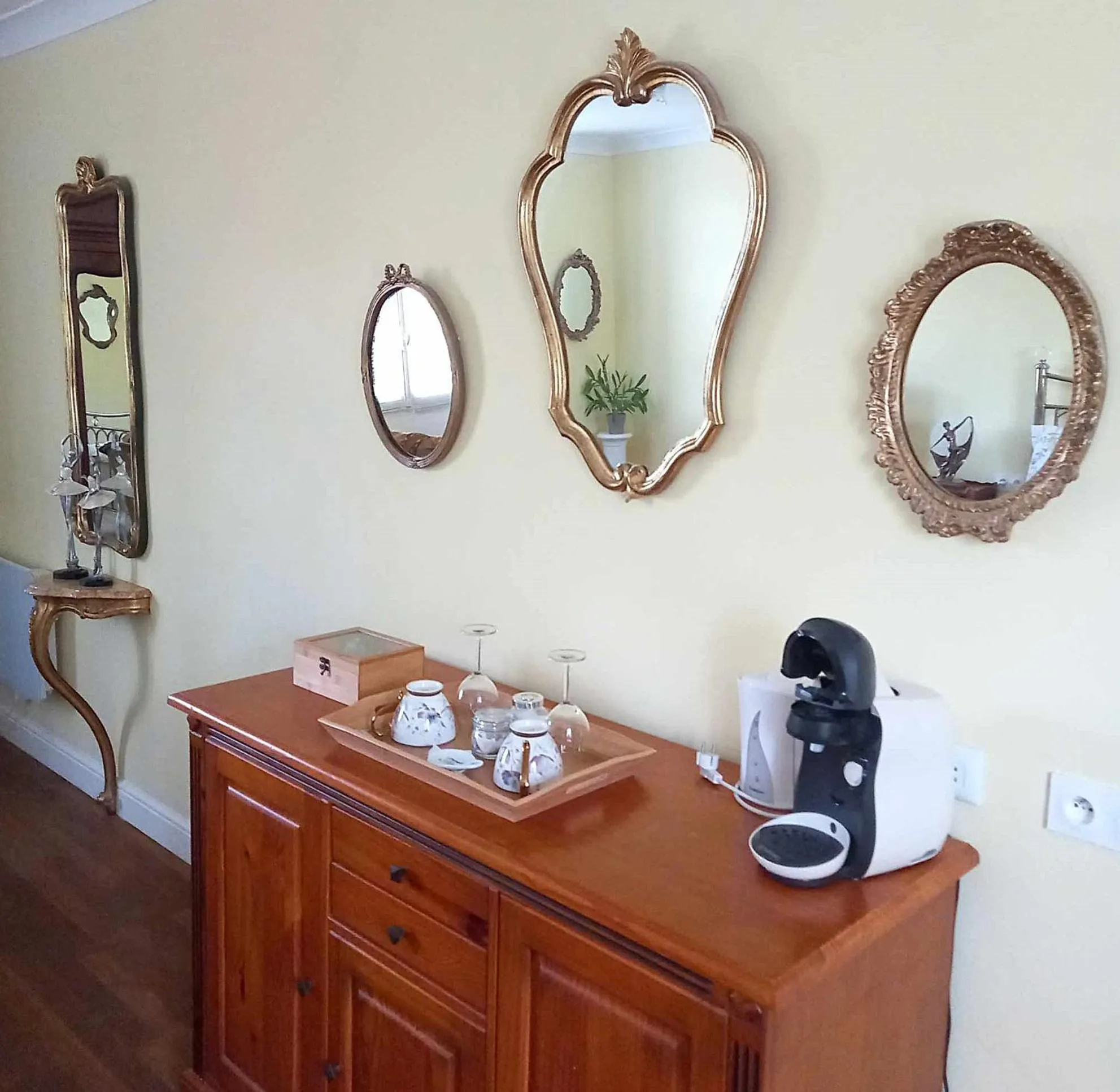 Coffee/tea facilities in Le Potier Jovial