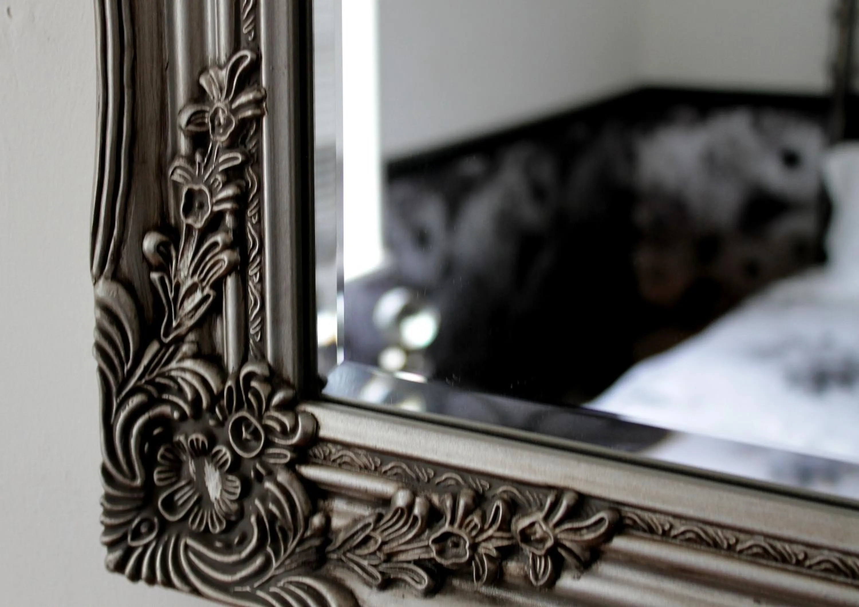 Decorative detail, Bed in Le Potier Jovial