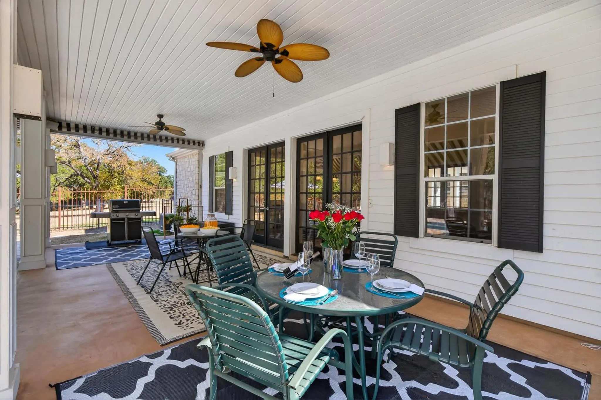 Luxury Golf Course Private Retreat with Heated Swimming Pool