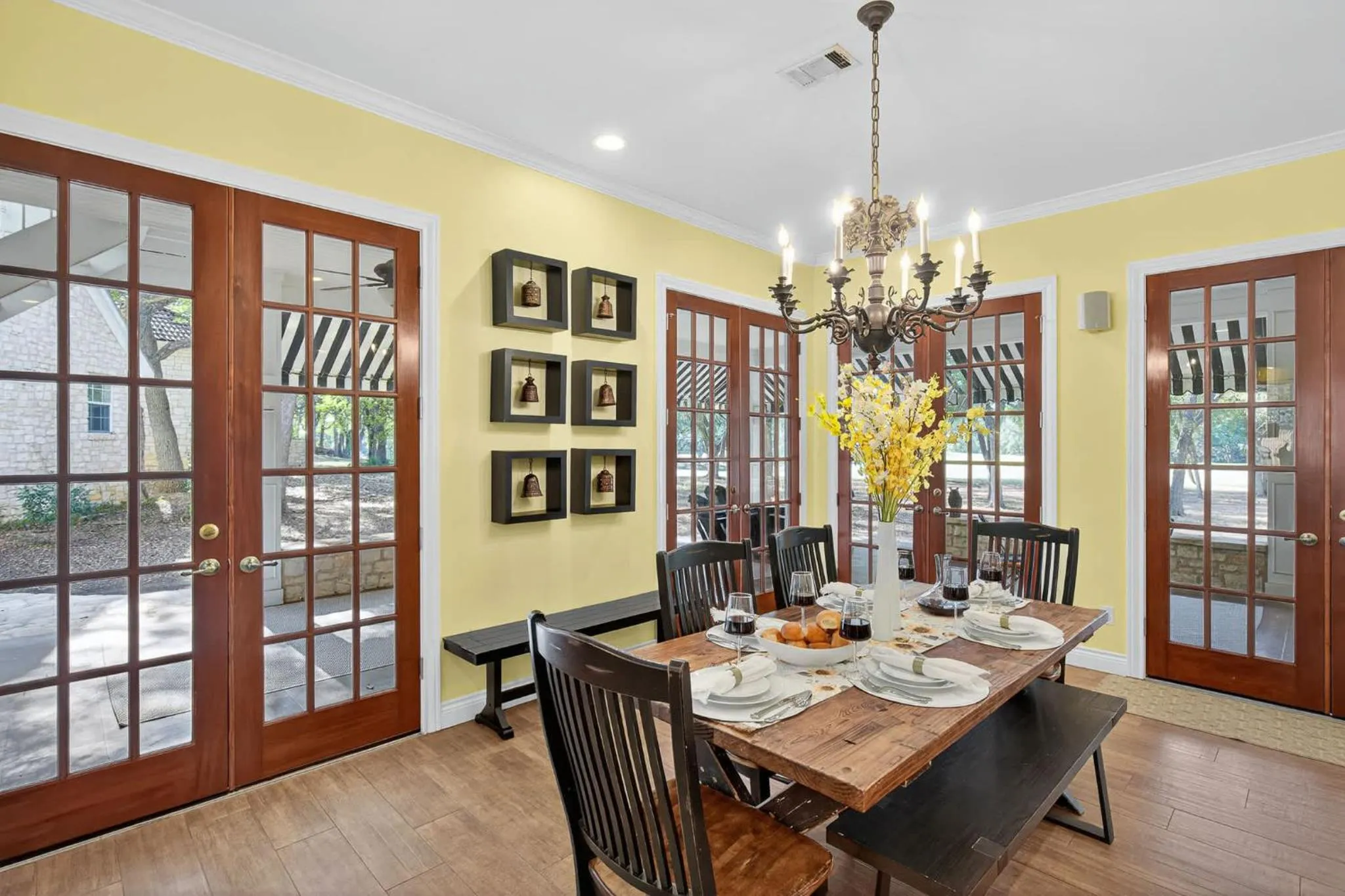 Luxury Golf Course Private Retreat with Heated Swimming Pool