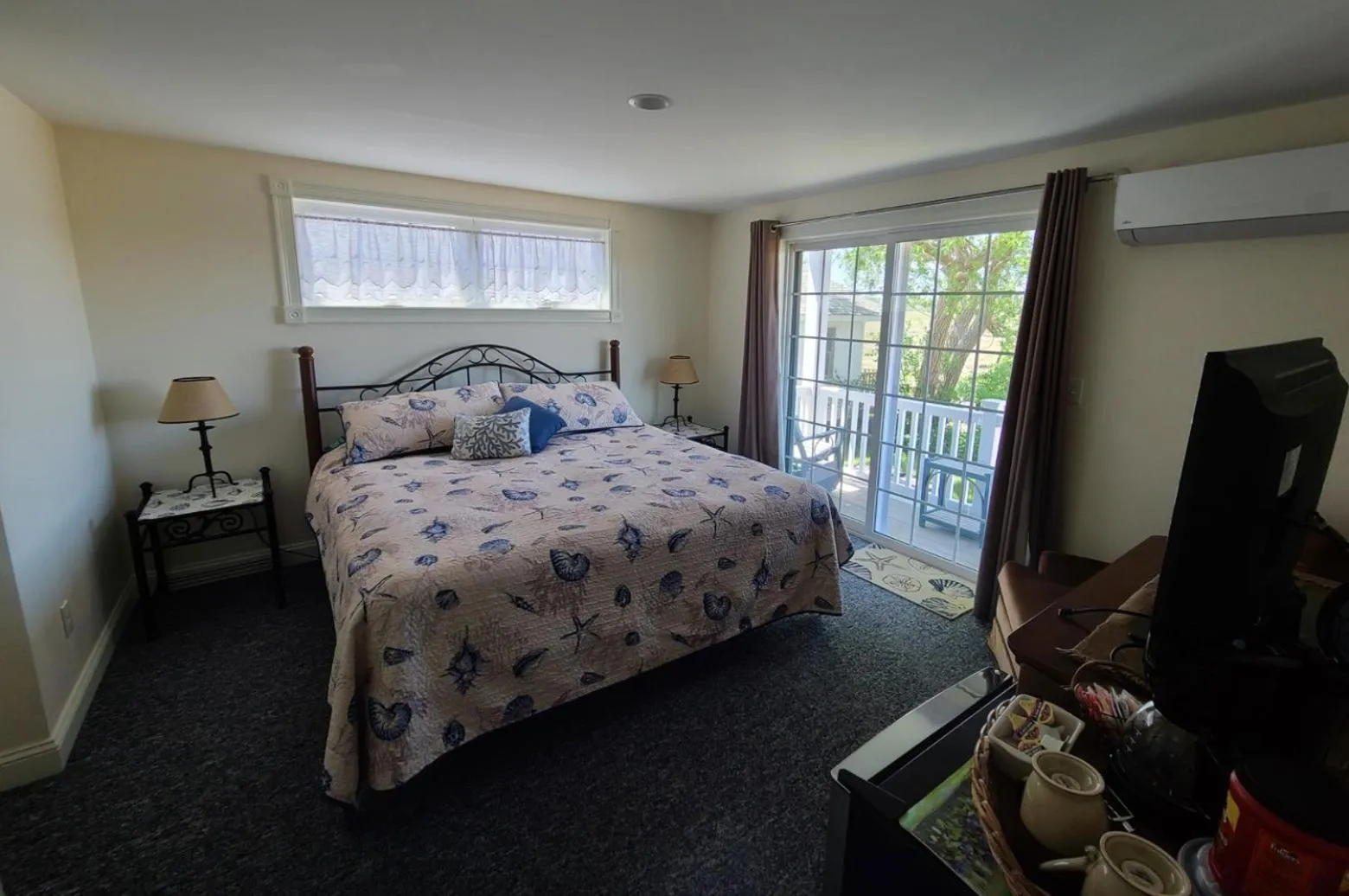 Bed in Moody's Motel and Cottages