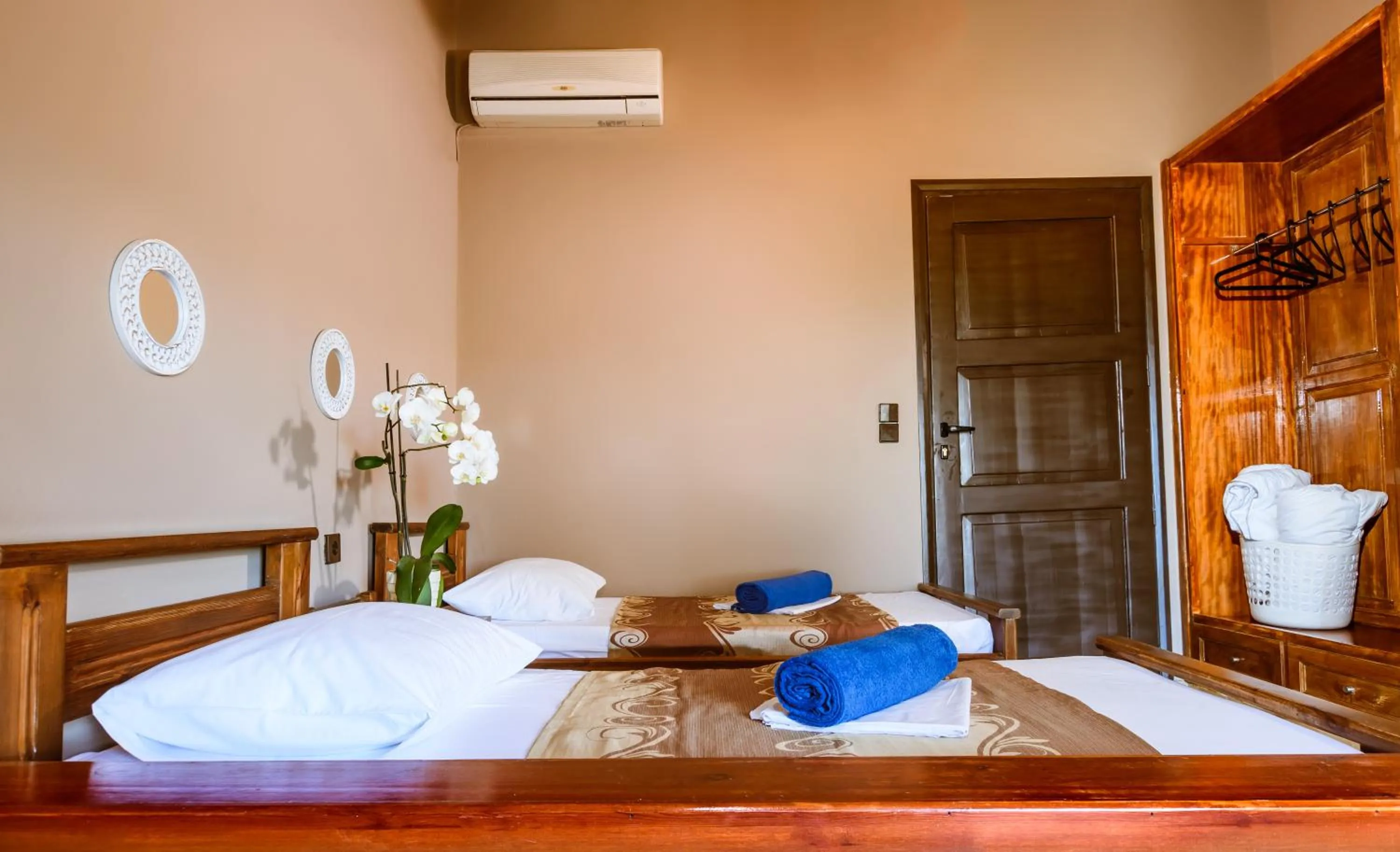 Bed in Gregory Village Sea View