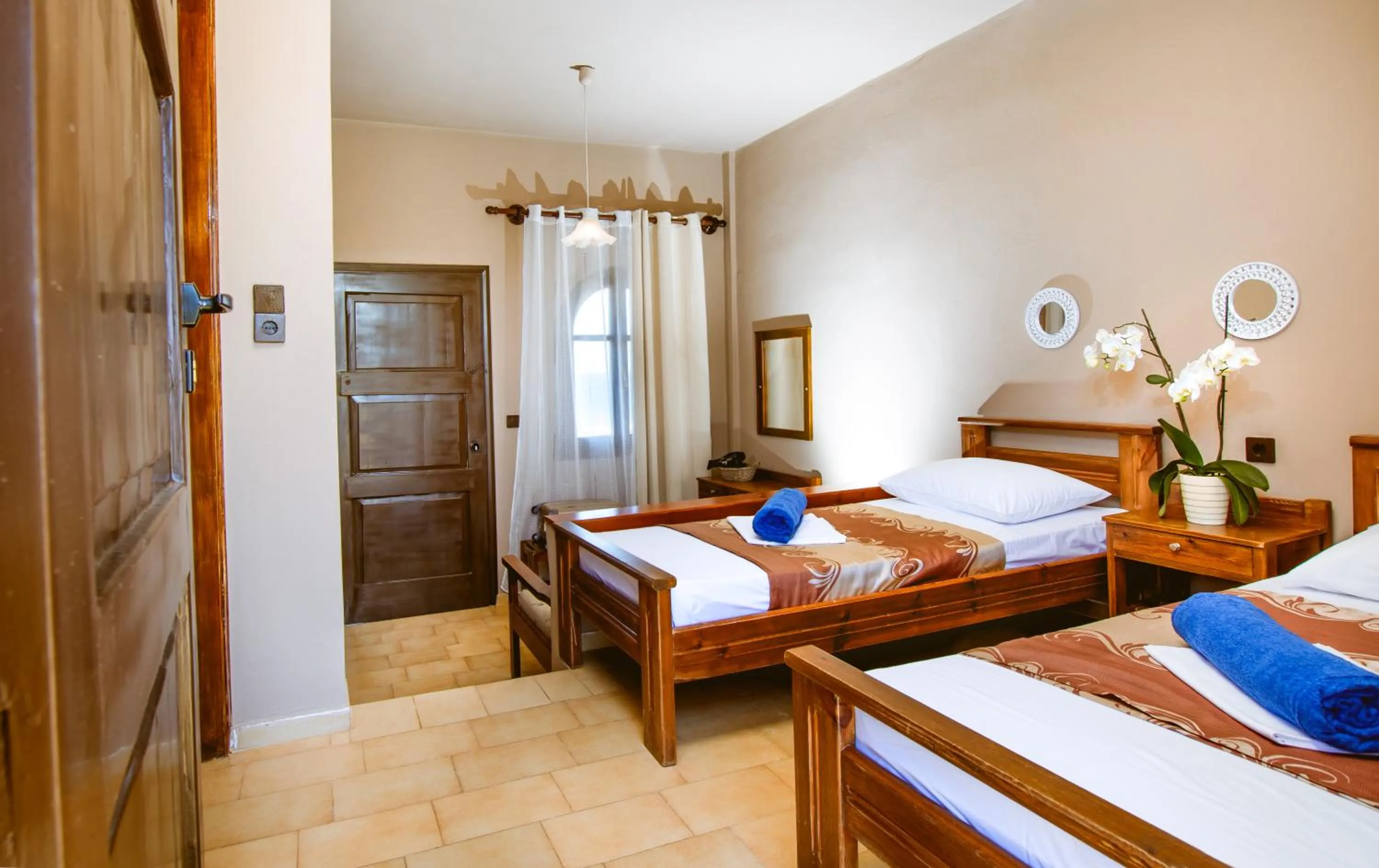 Bed in Gregory Village Sea View