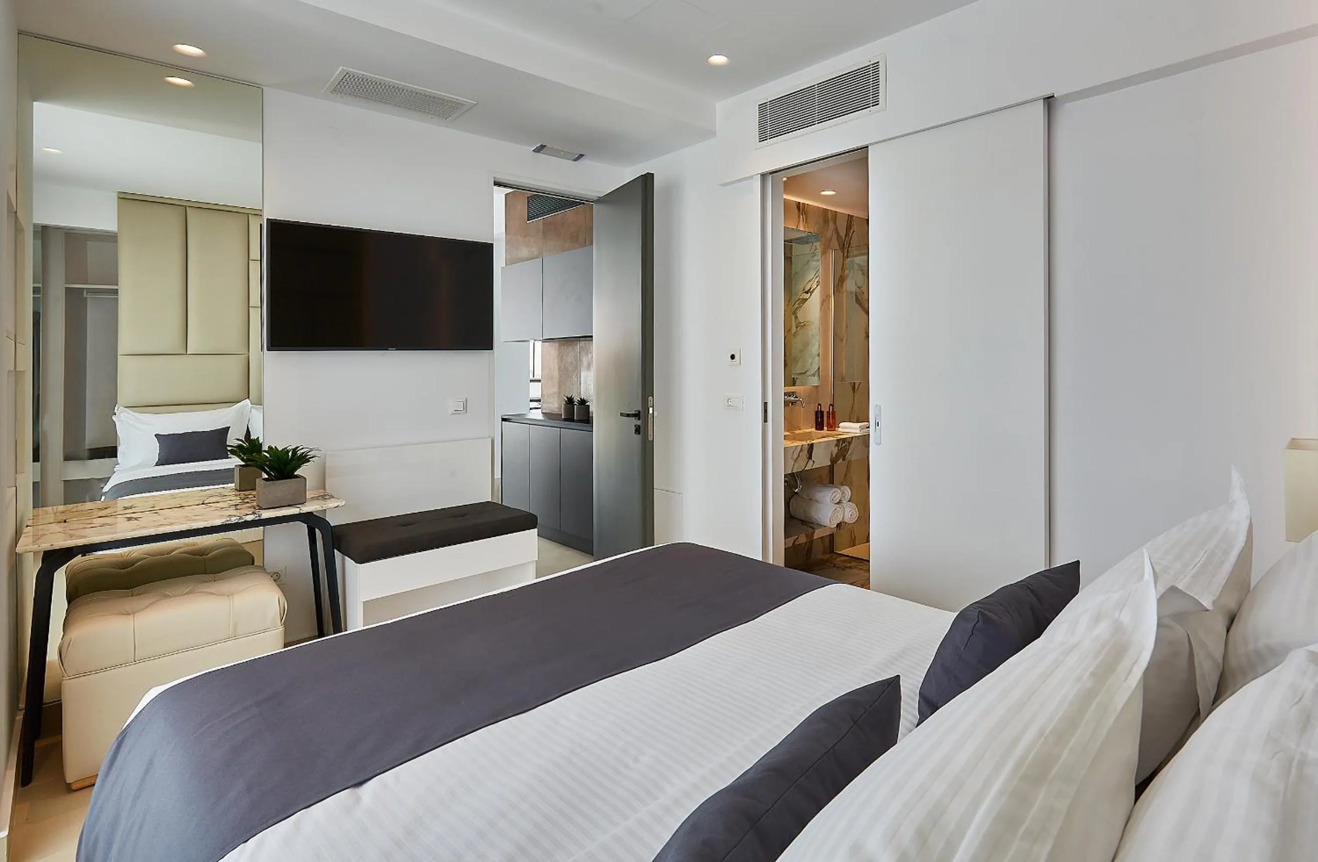 Bedroom, Bed in City Lion by Semavί