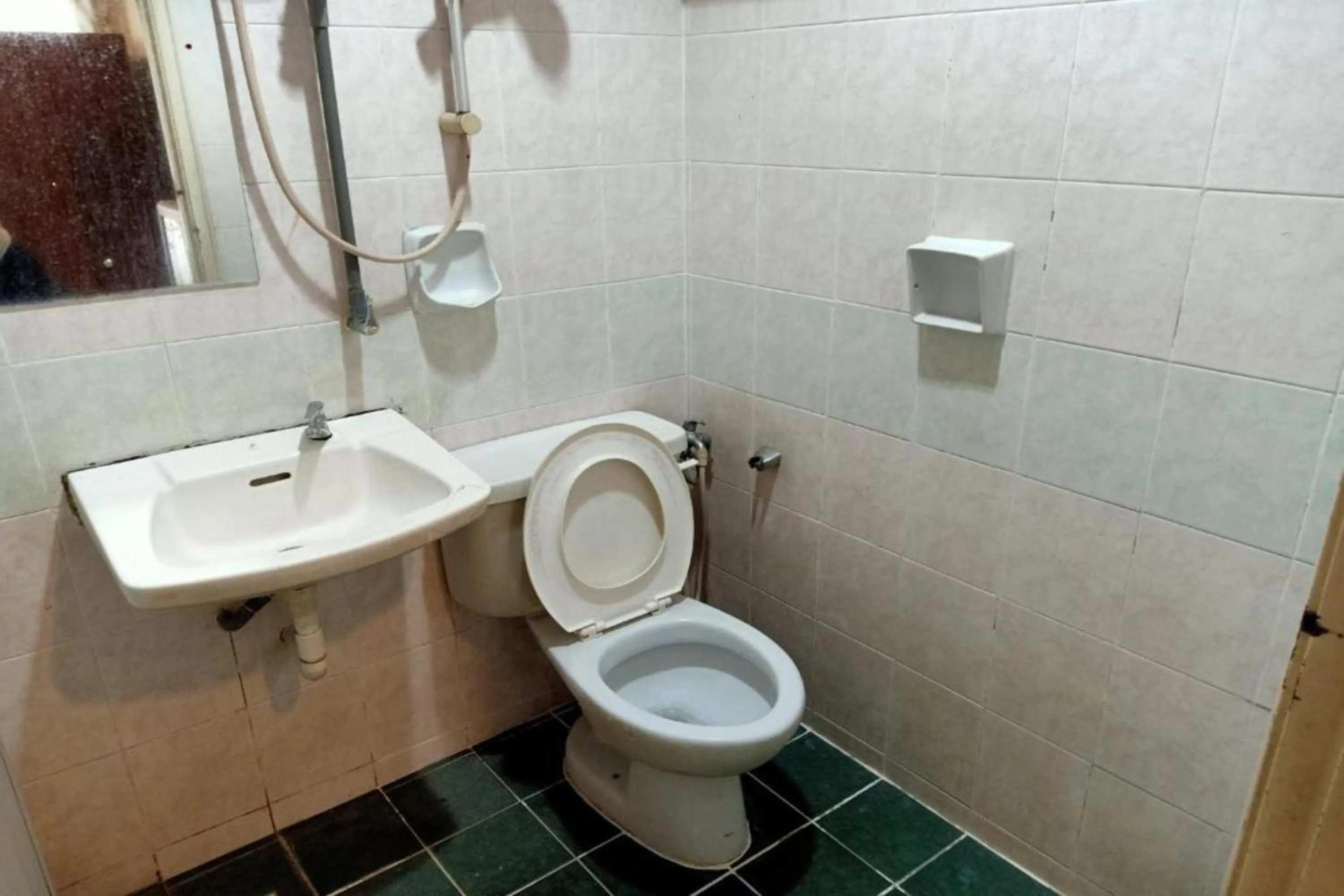 Bathroom in Hotel O Prai Jaya