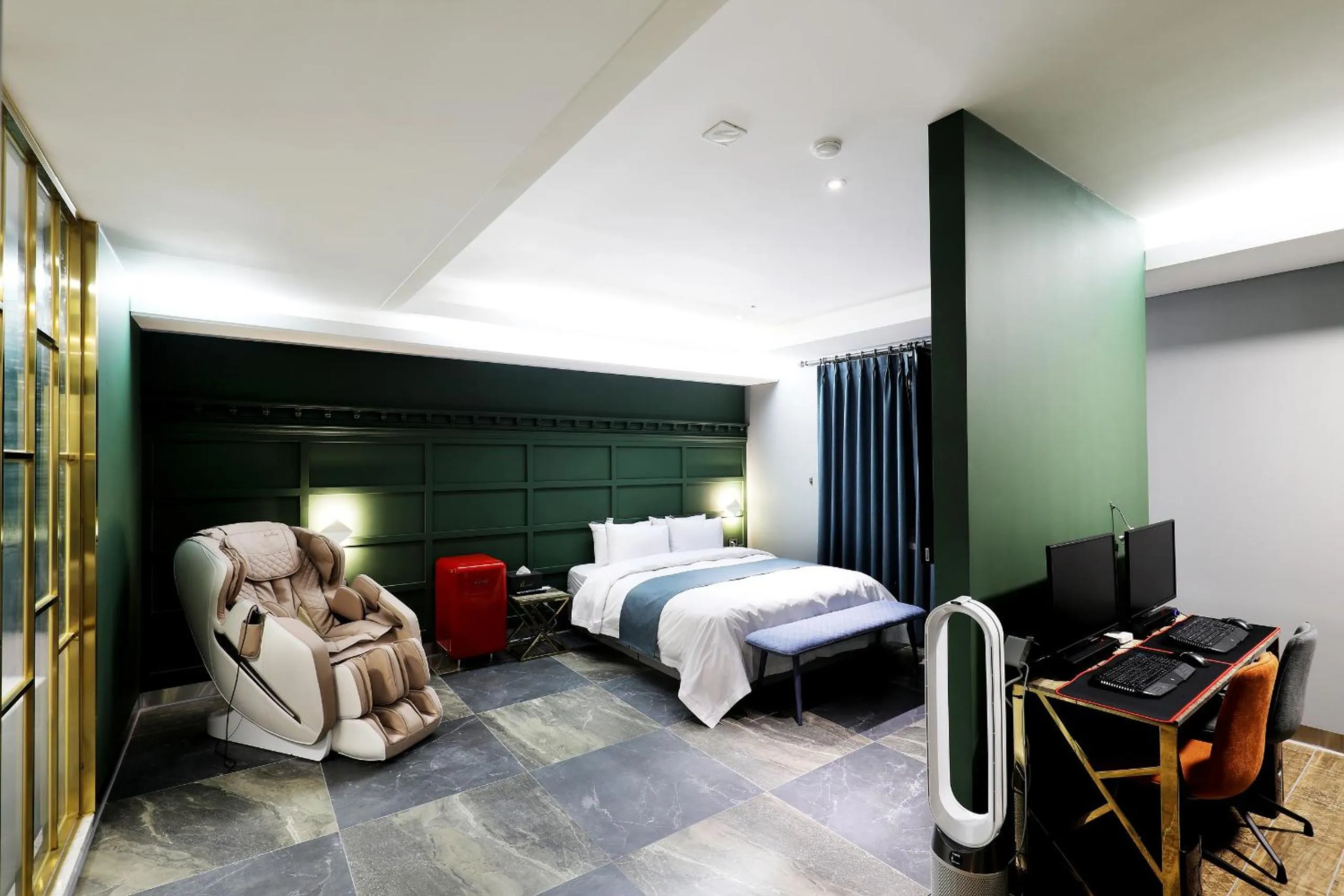 Bed in El Tower Hotel