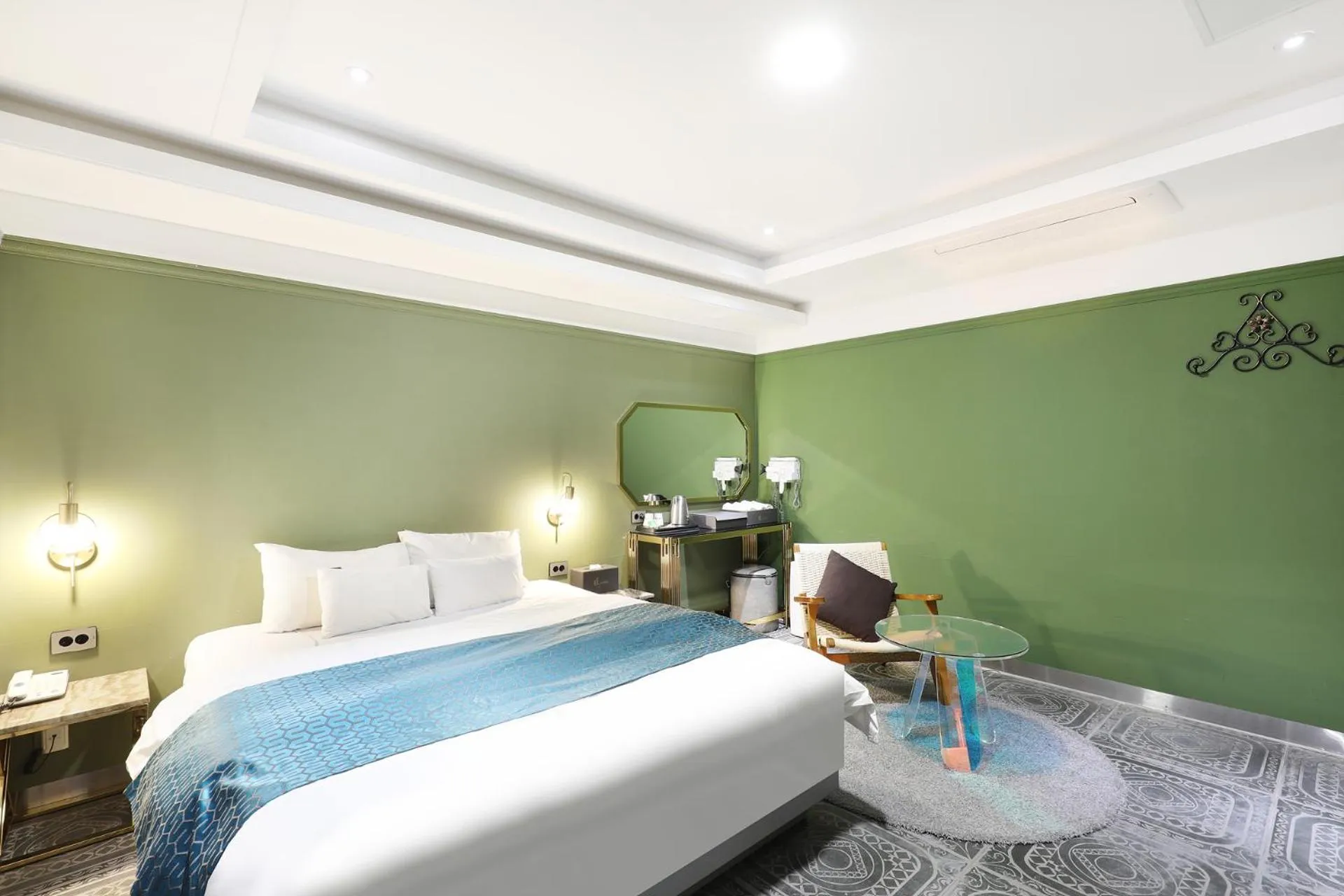 Bed in El Tower Hotel