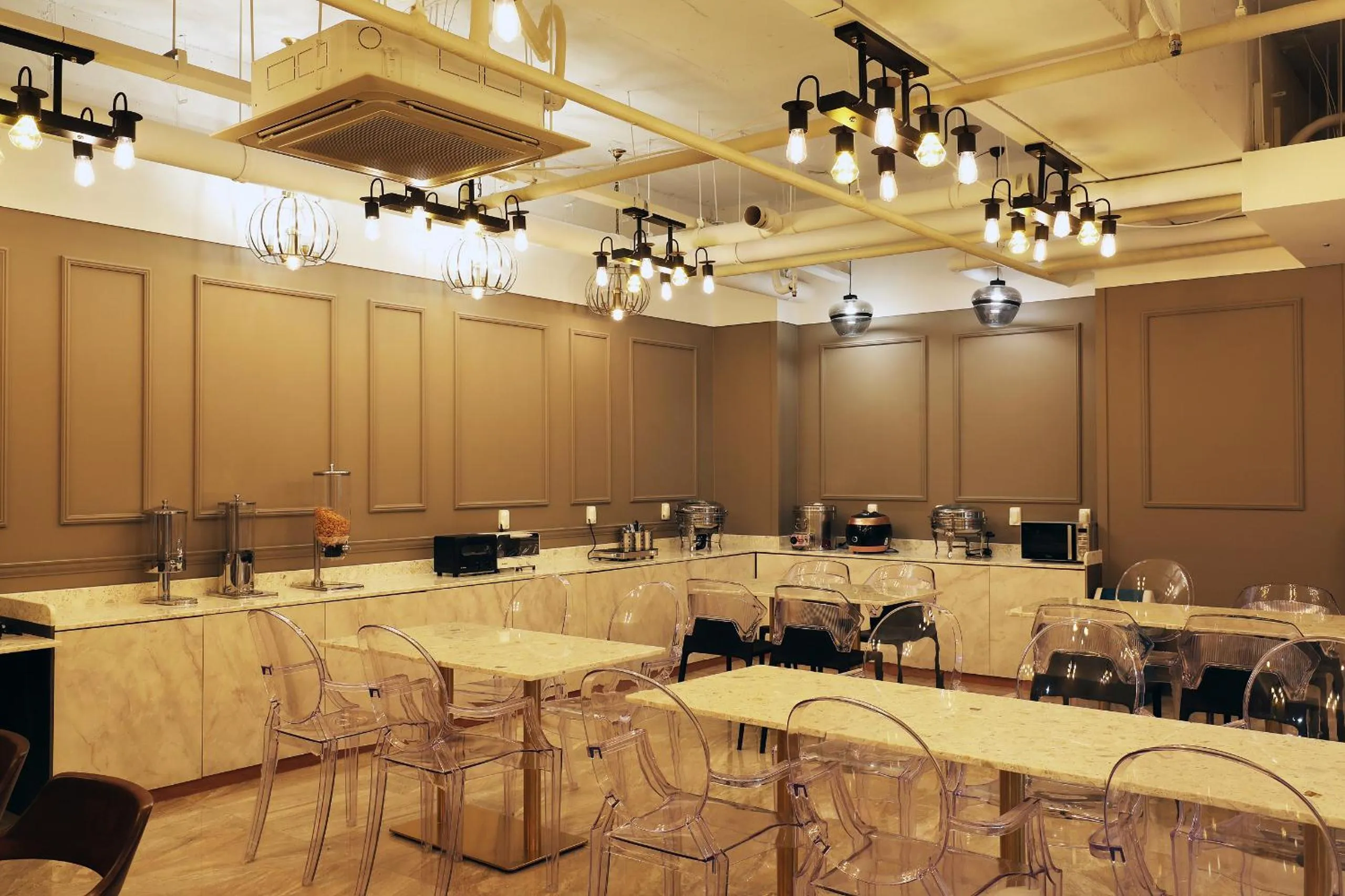 Breakfast in El Tower Hotel