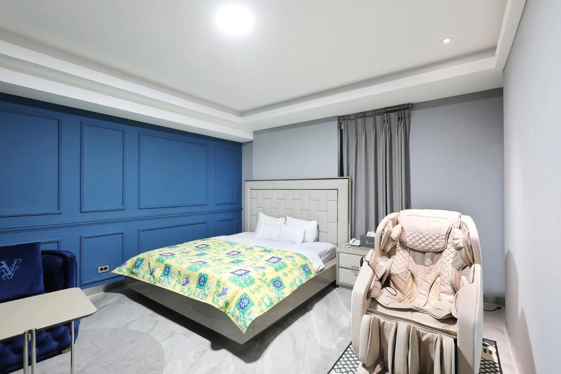 Bed in El Tower Hotel