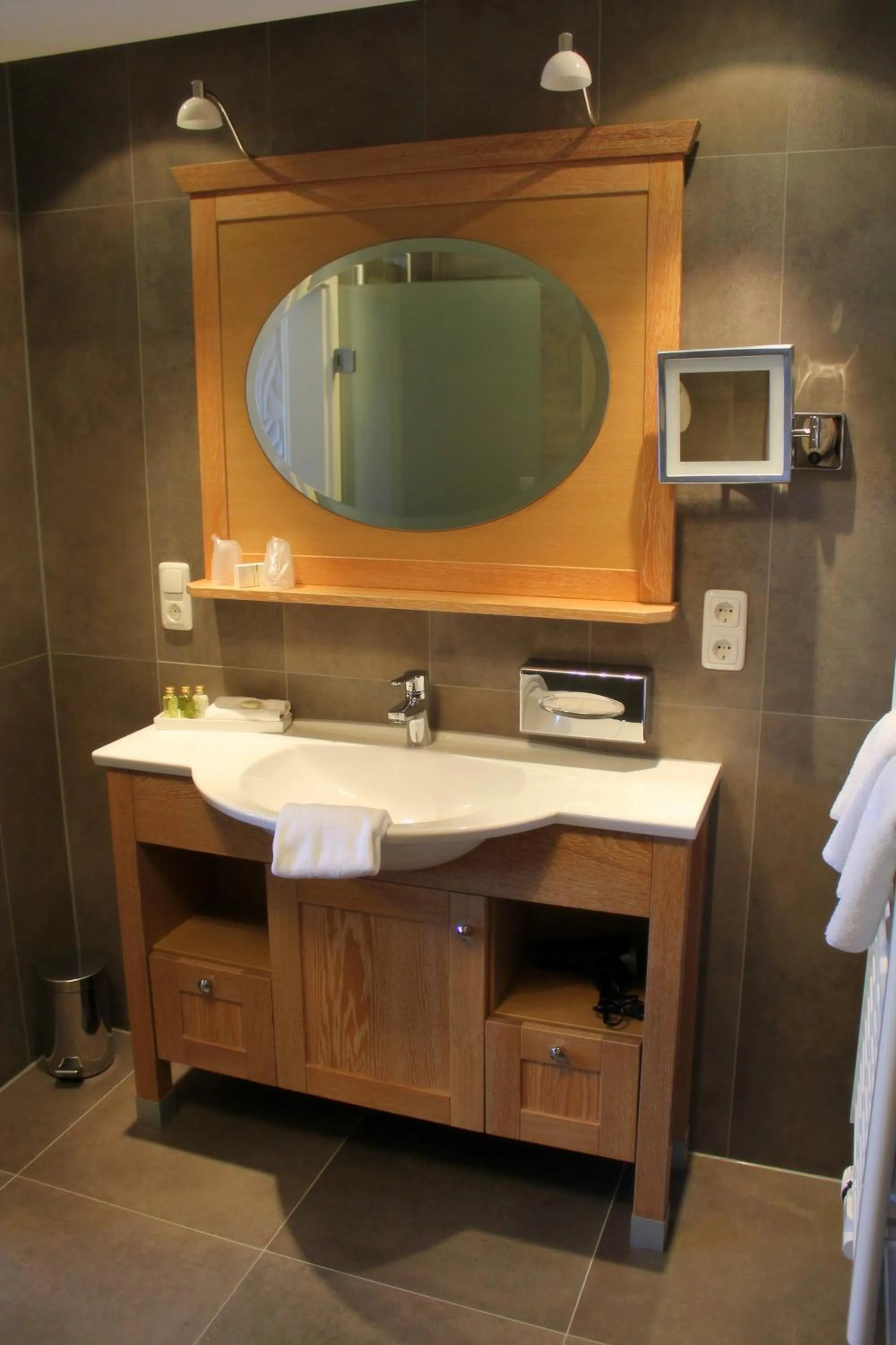 Bathroom in Burghotel