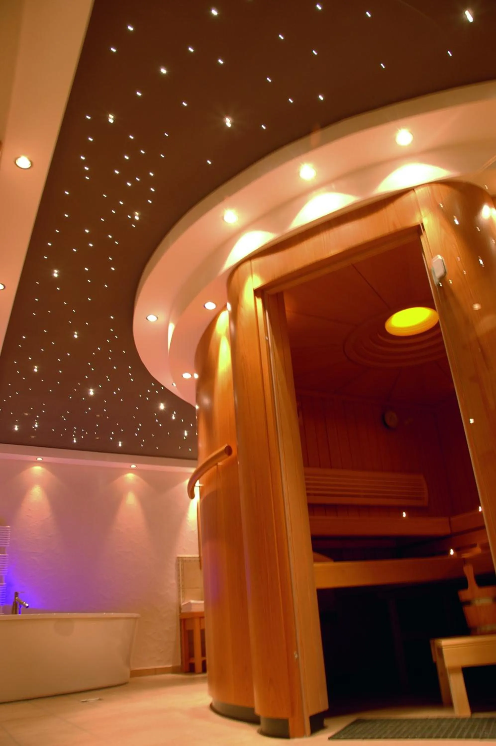 Hot Tub in Burghotel