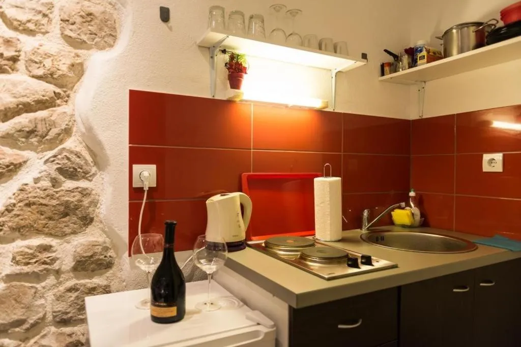 Kitchen or kitchenette in Apartment Lee Loo