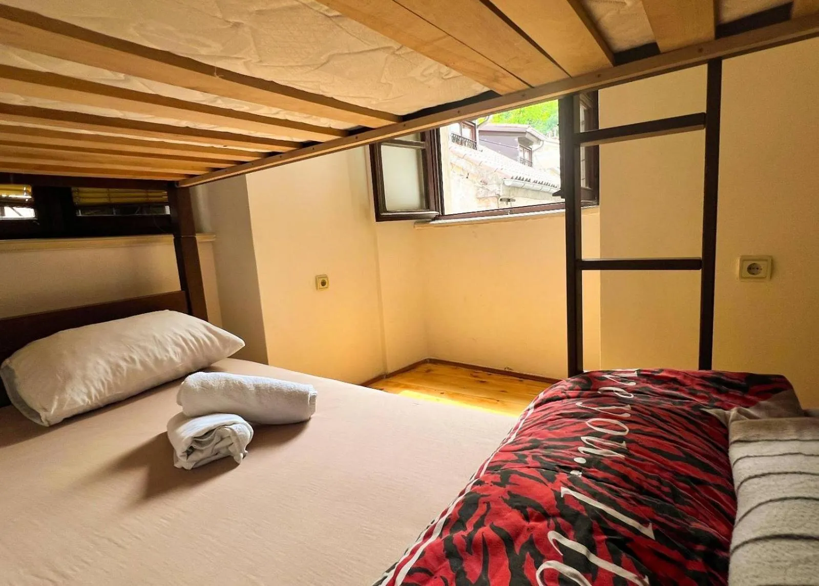 Bed in Old Town Homestel