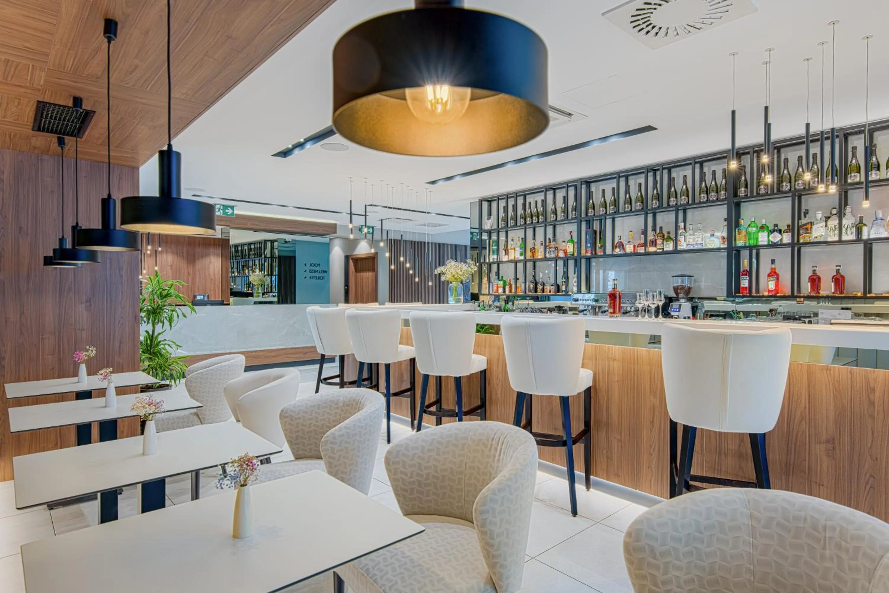 Restaurant/places to eat in Boutique Hotel Noemia