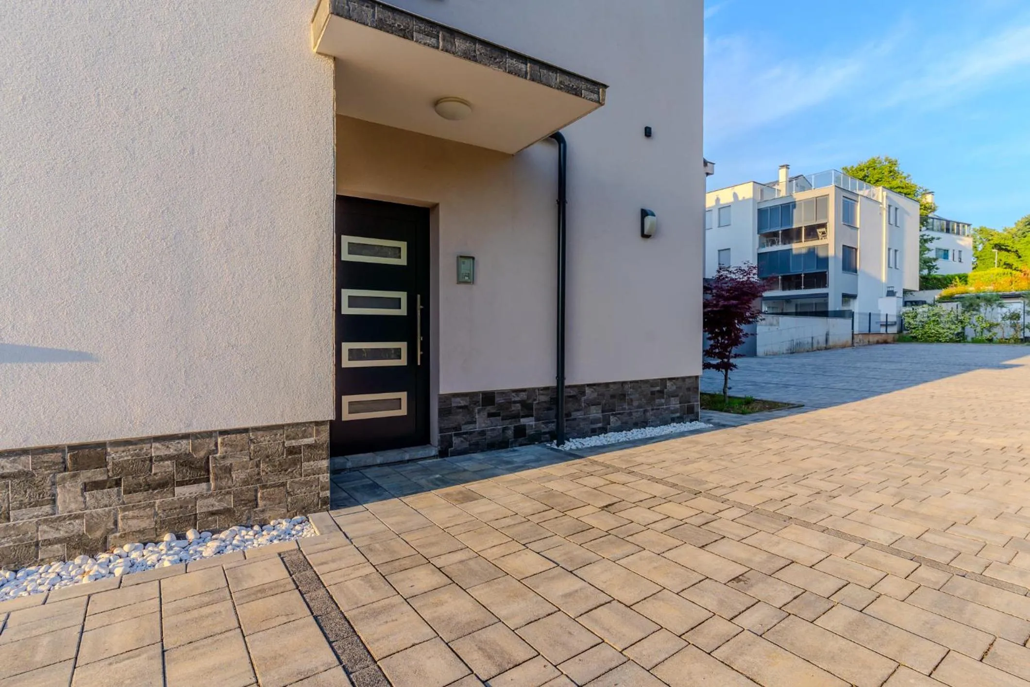Property building in Apartman Polje