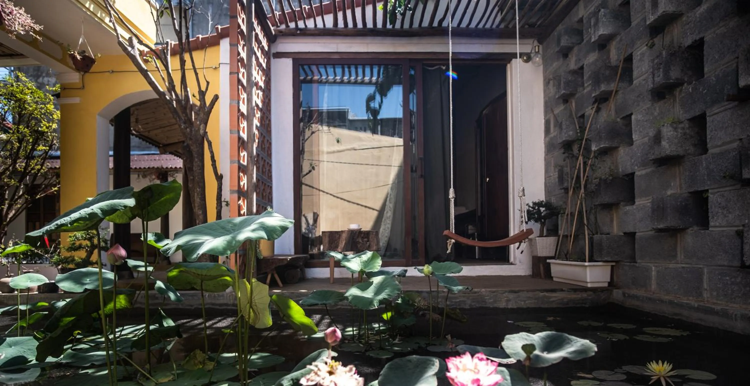 Property building in Leranda Homestay