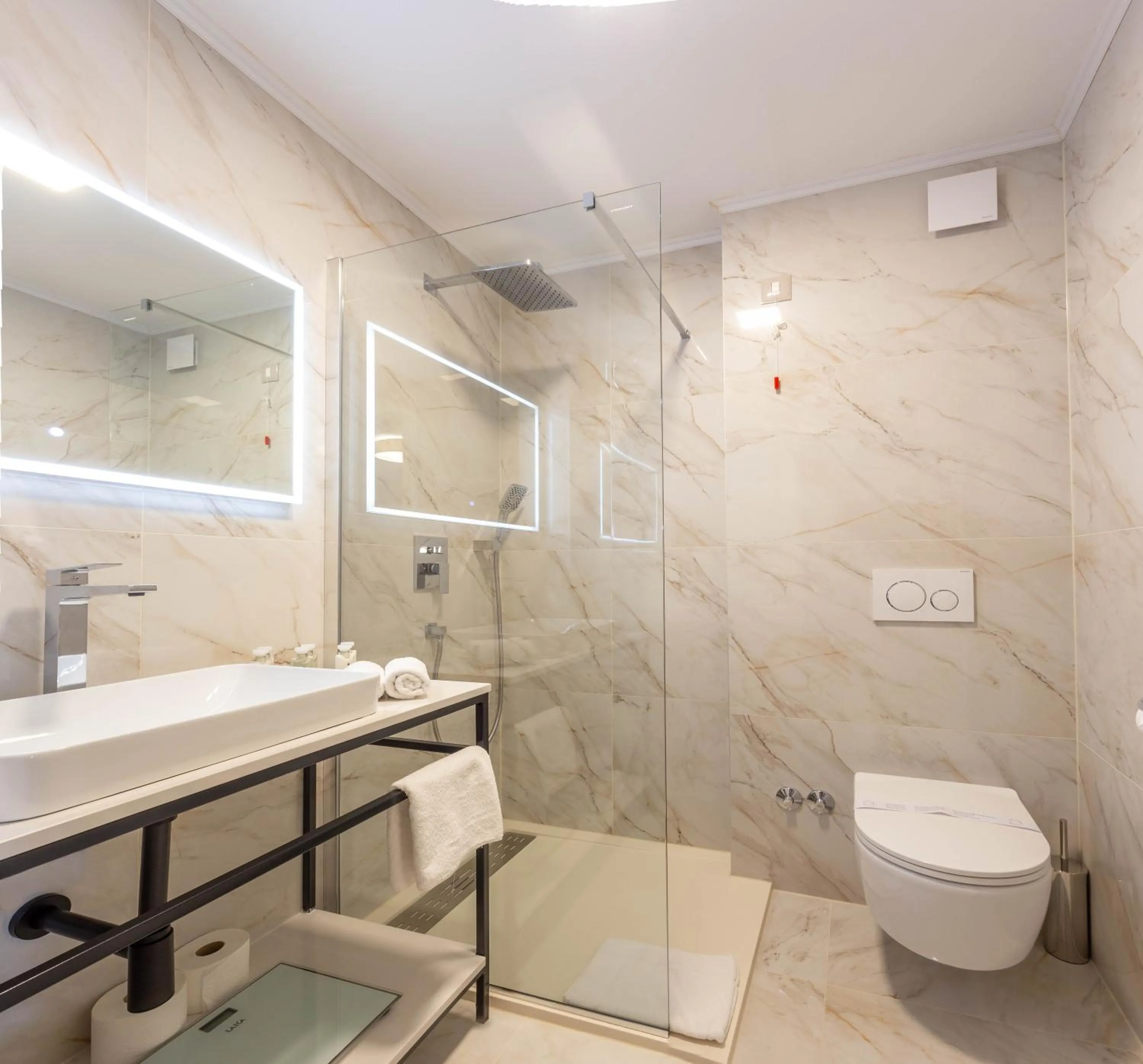 Shower in Heritage Hotel Park Hvar