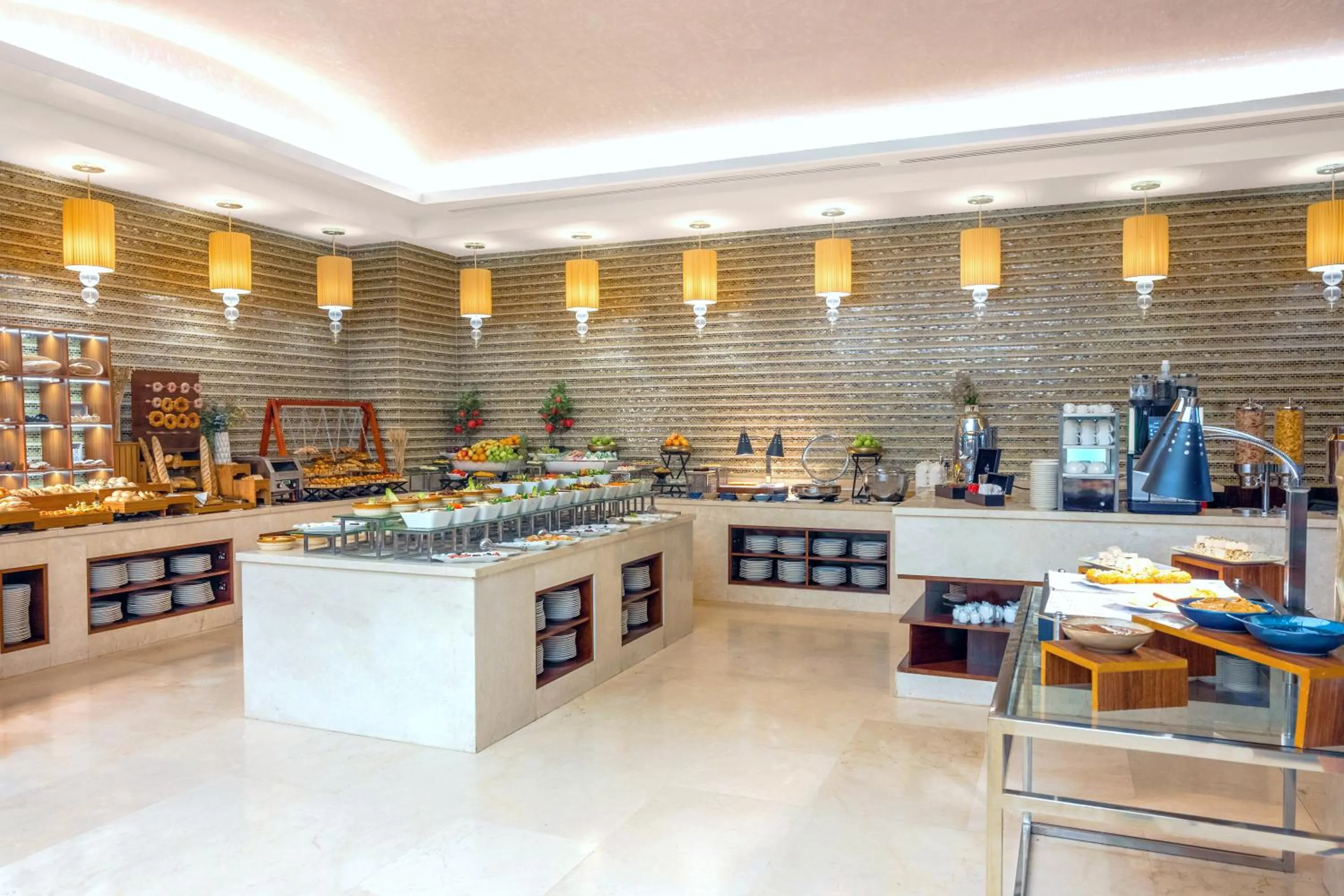 Food and drinks in Grand Millennium Tabuk