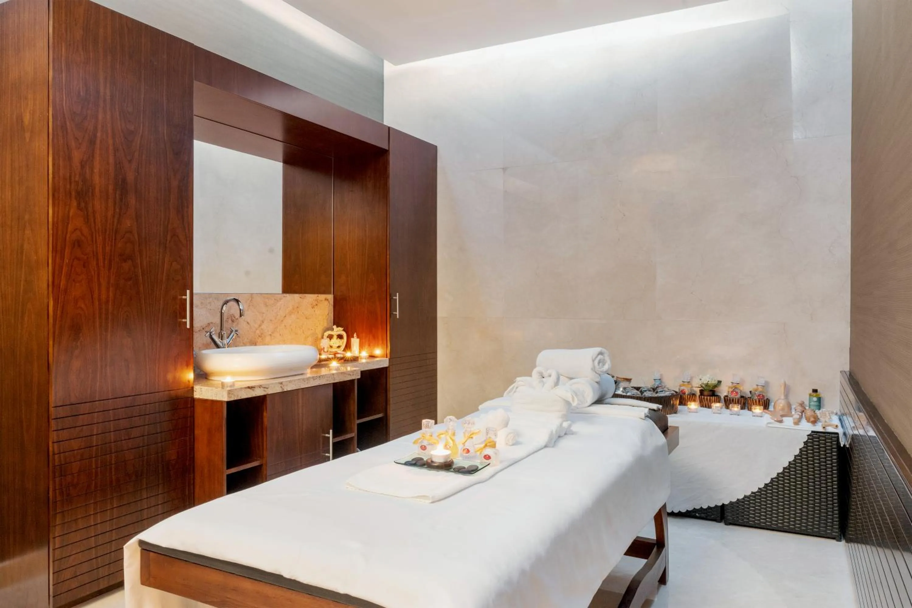 Massage in Grand Millennium Tabuk