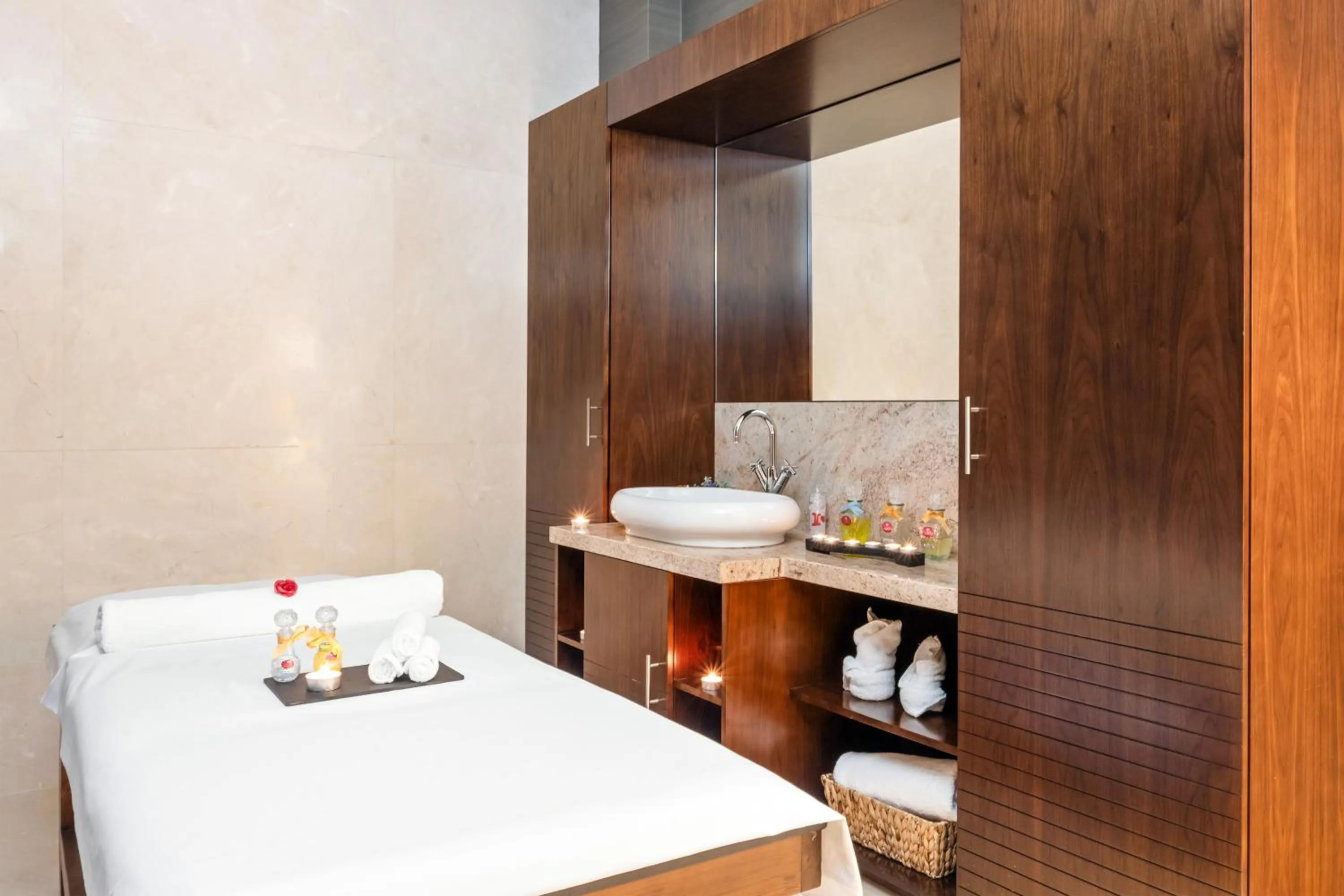 Massage, Bed in Grand Millennium Tabuk