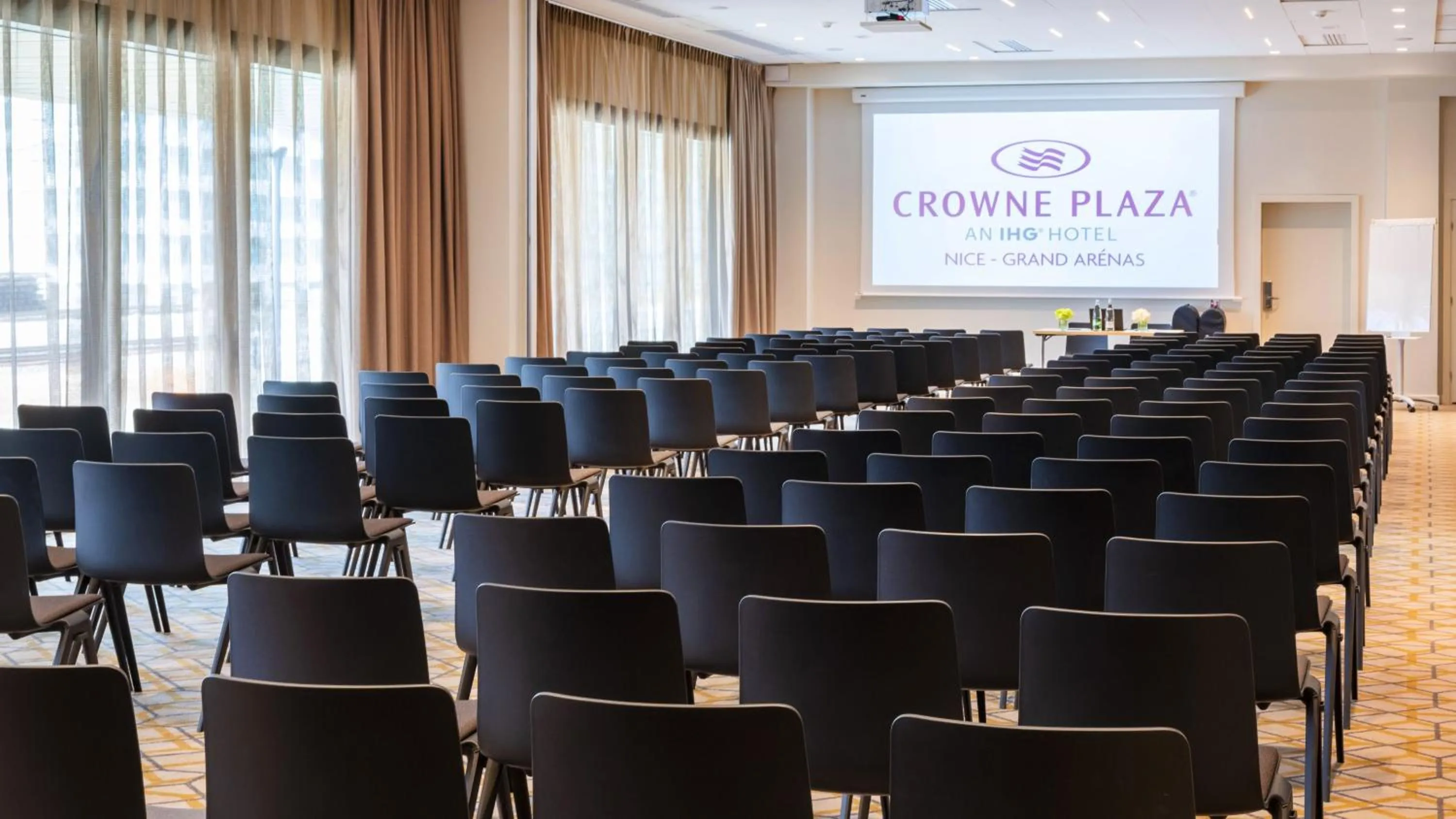 Meeting/conference room in Holiday Inn Express - Nice - Grand Arenas by IHG