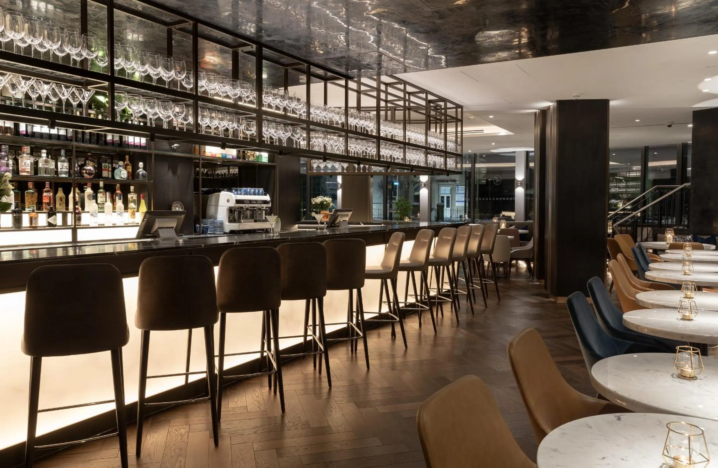 Lounge or bar in voco Edinburgh - Haymarket by IHG