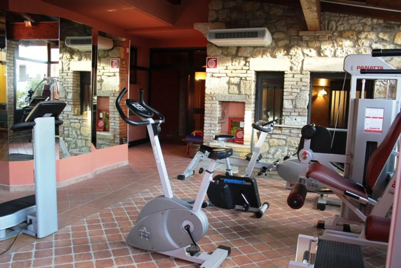 Fitness centre/facilities in Casanova - Panoramic Rooms and Suites