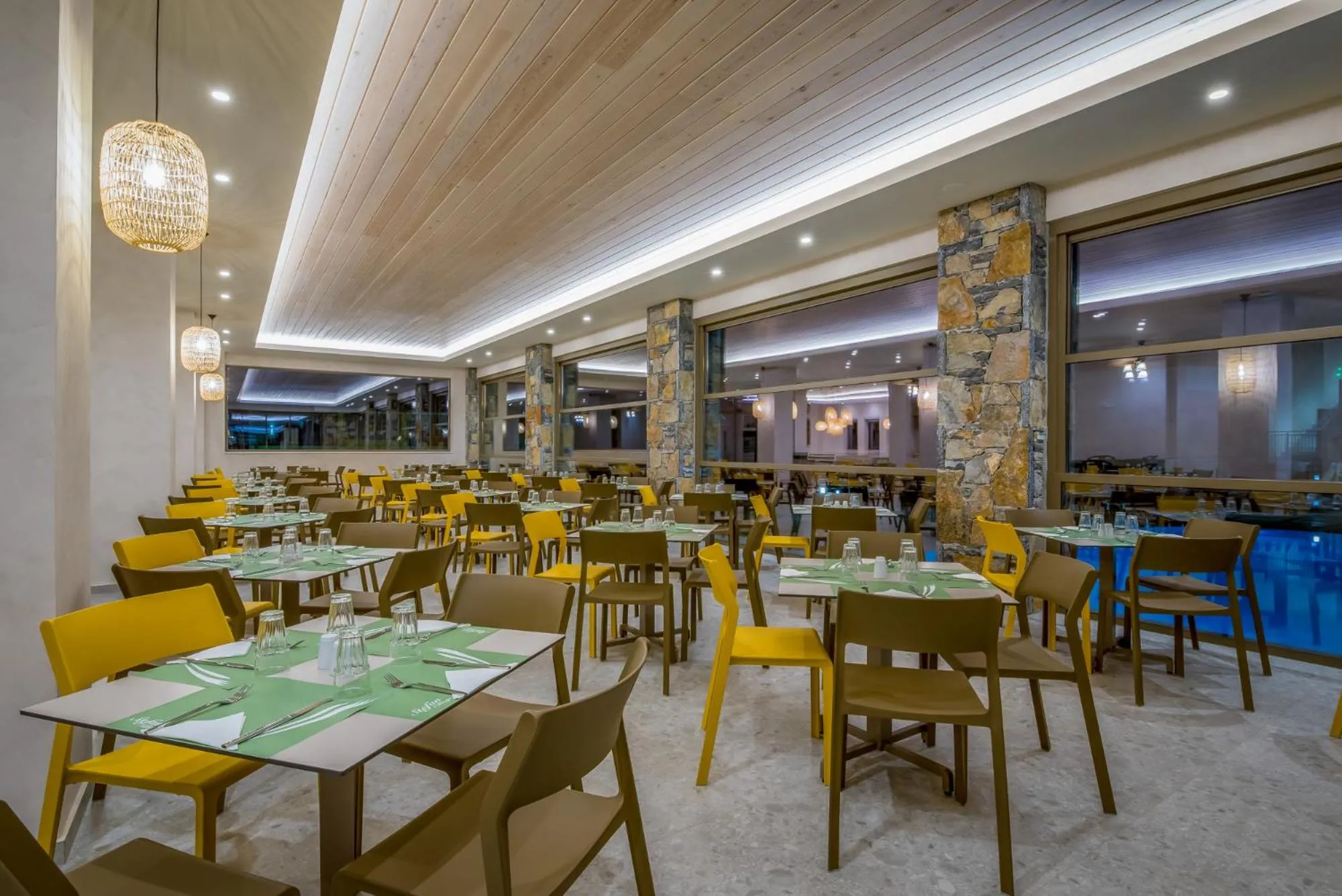 Restaurant/places to eat in Stefan Village Hotel