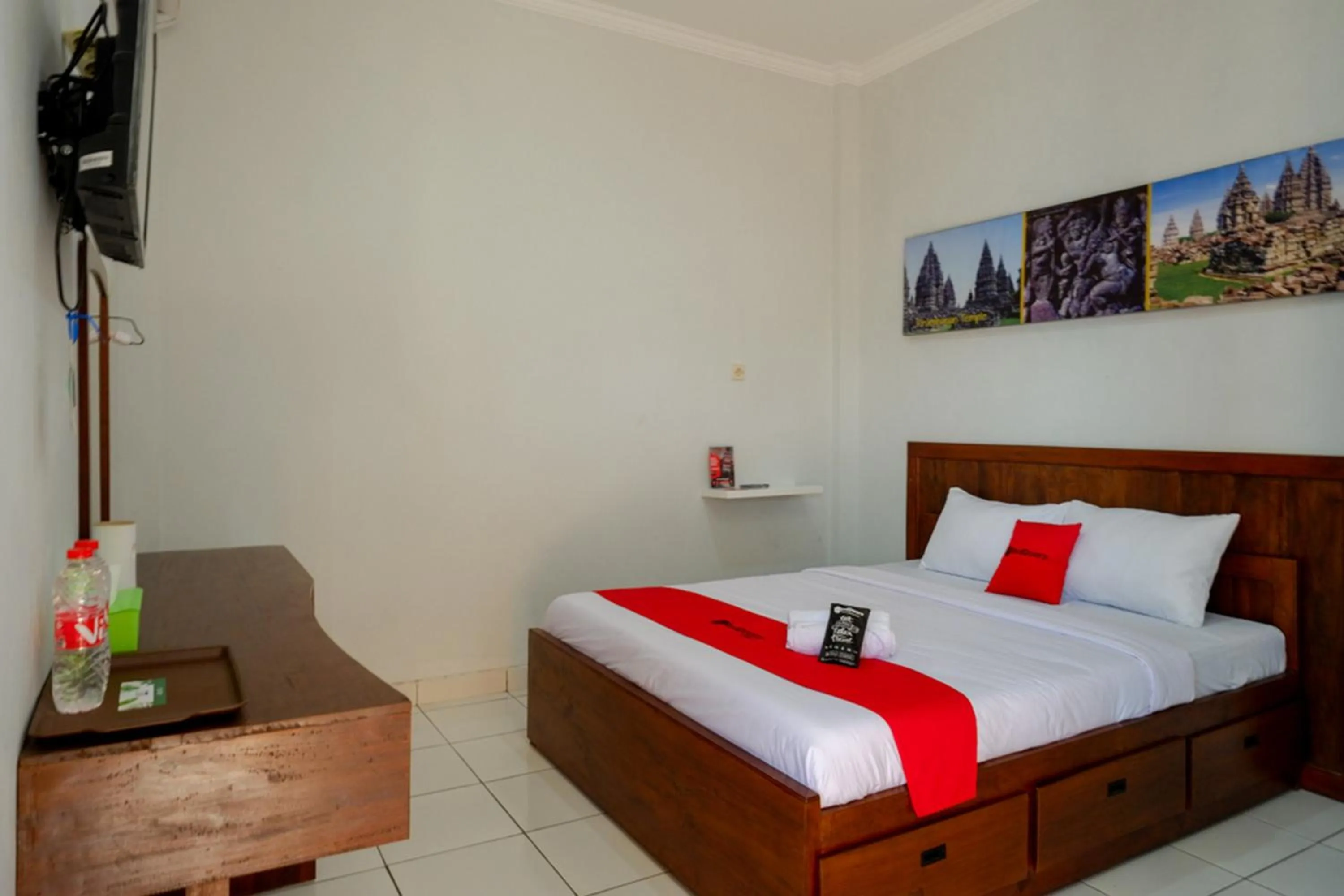 Bed in RedDoorz near Padang Golf Adisucipto