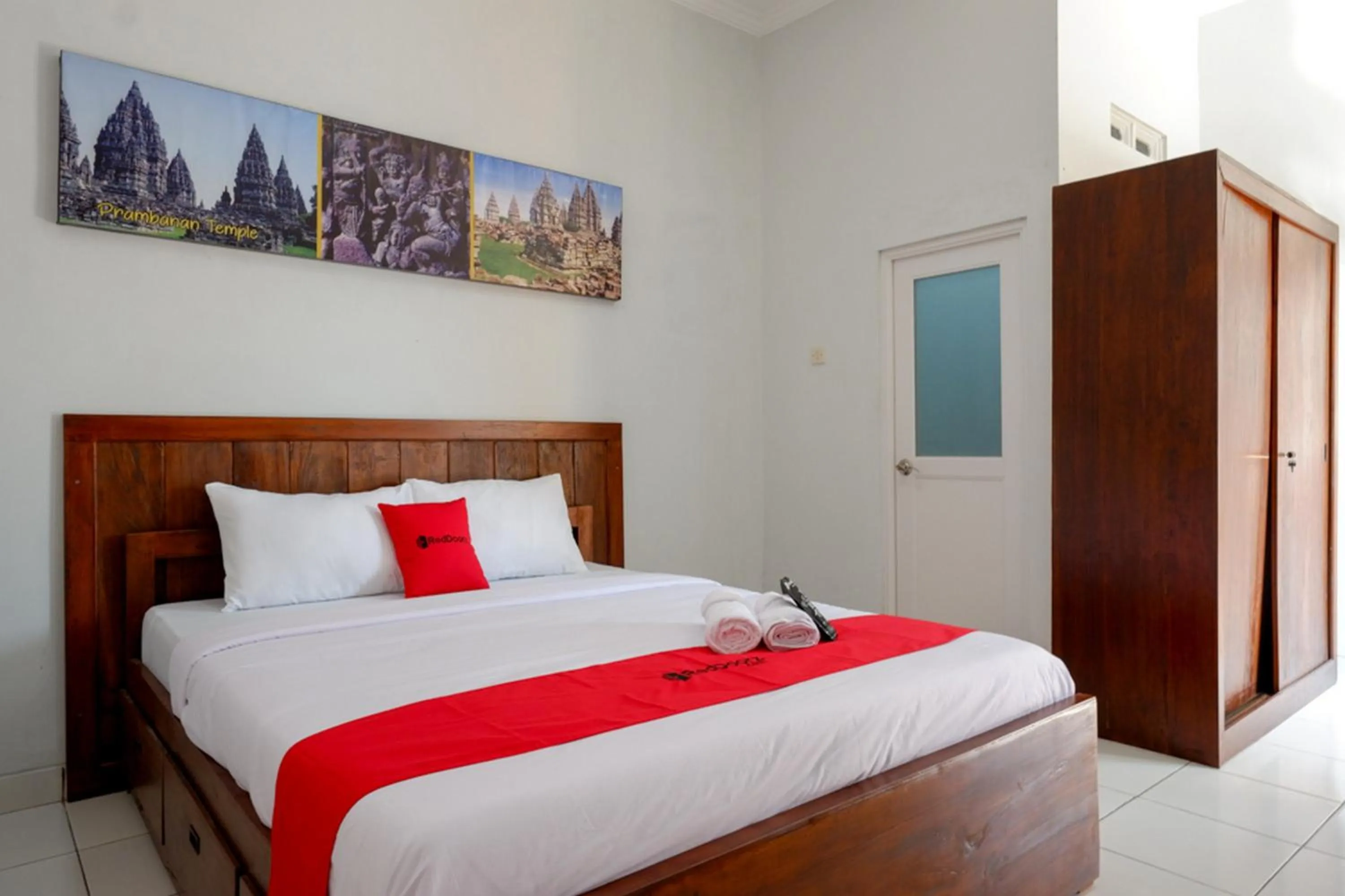 Bed in RedDoorz near Padang Golf Adisucipto