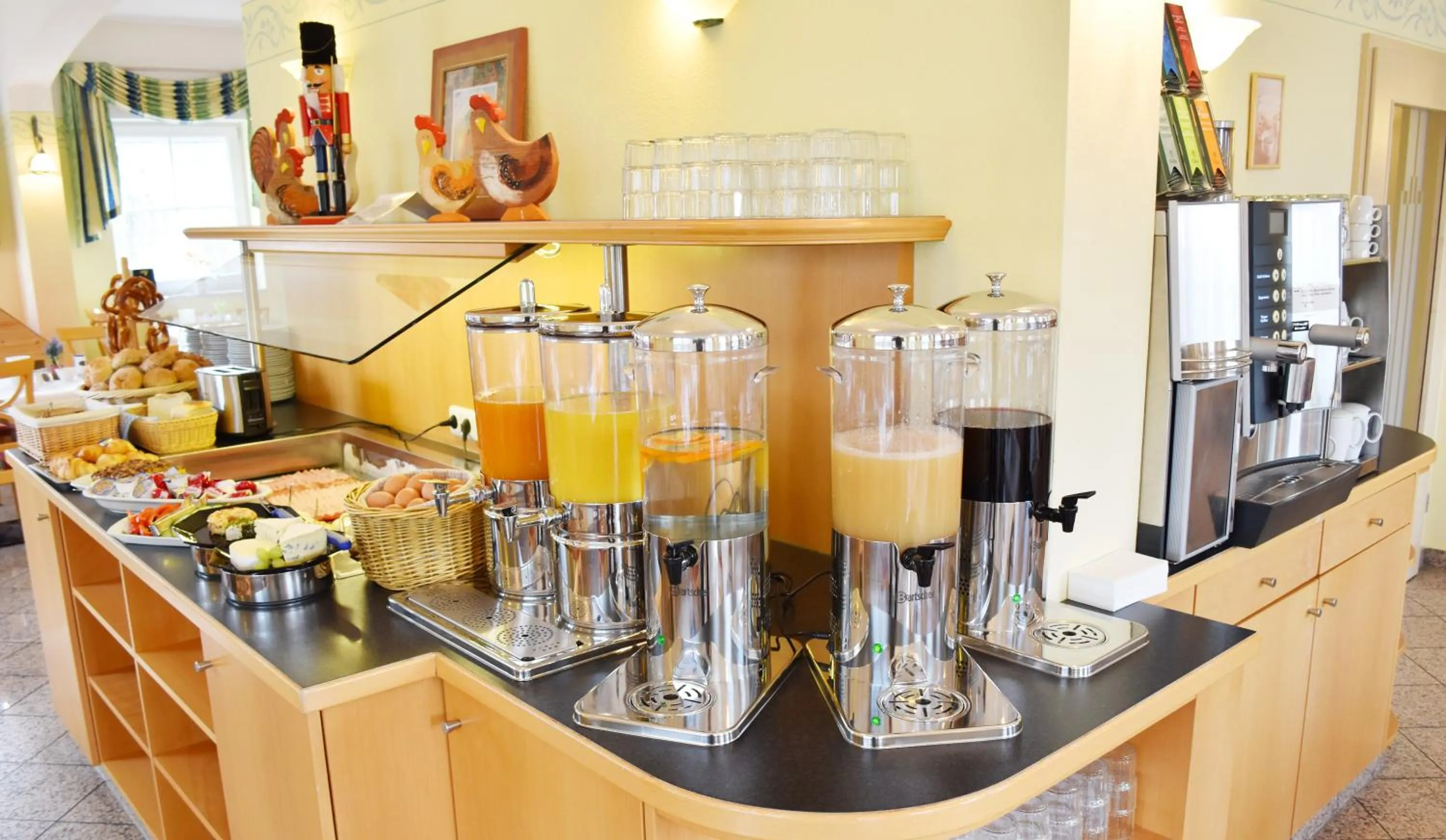 Buffet breakfast in Familienhotel nahe der Therme Erding