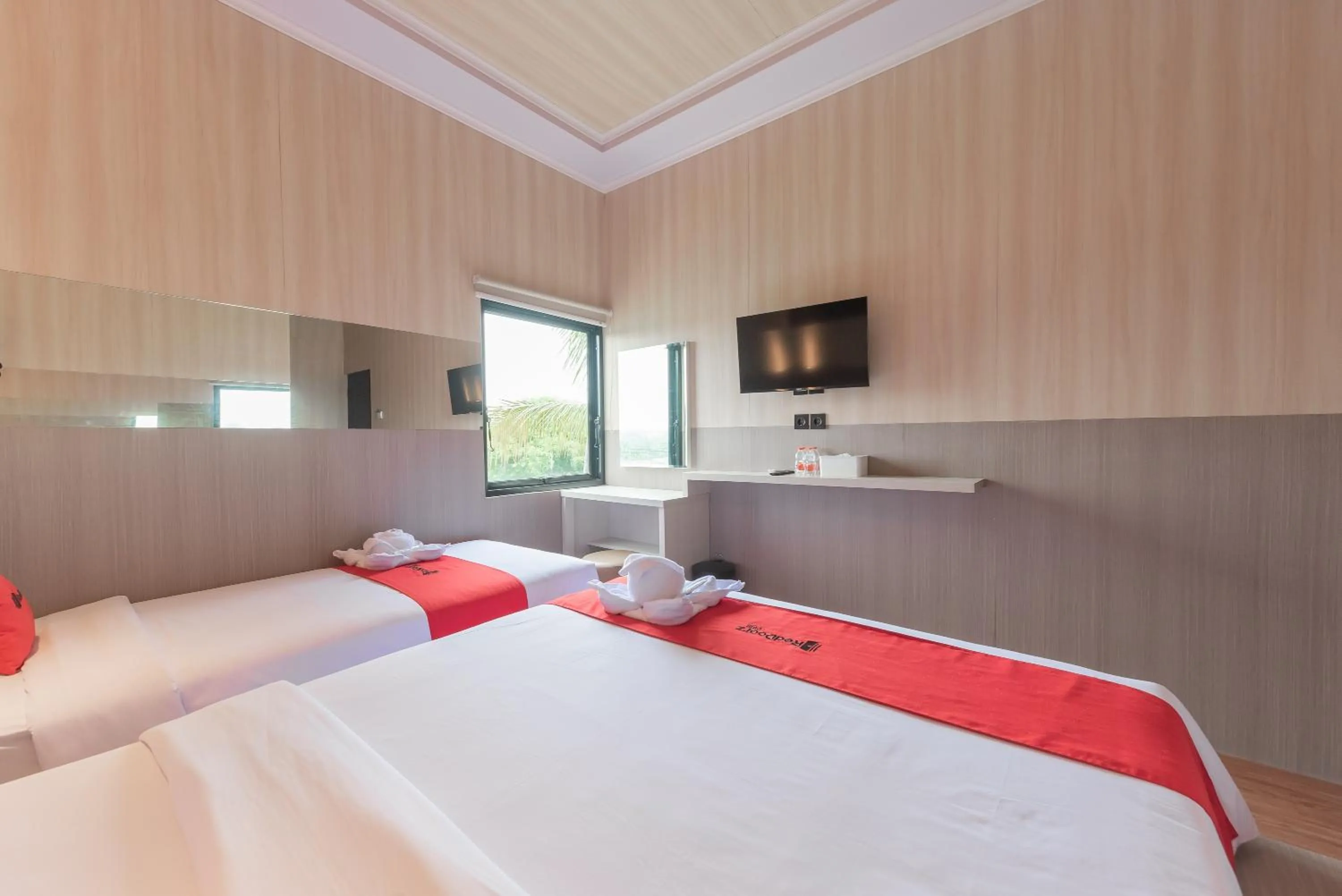 Bedroom, Bed in RedDoorz near Exit Toll Sirkuit Sentul