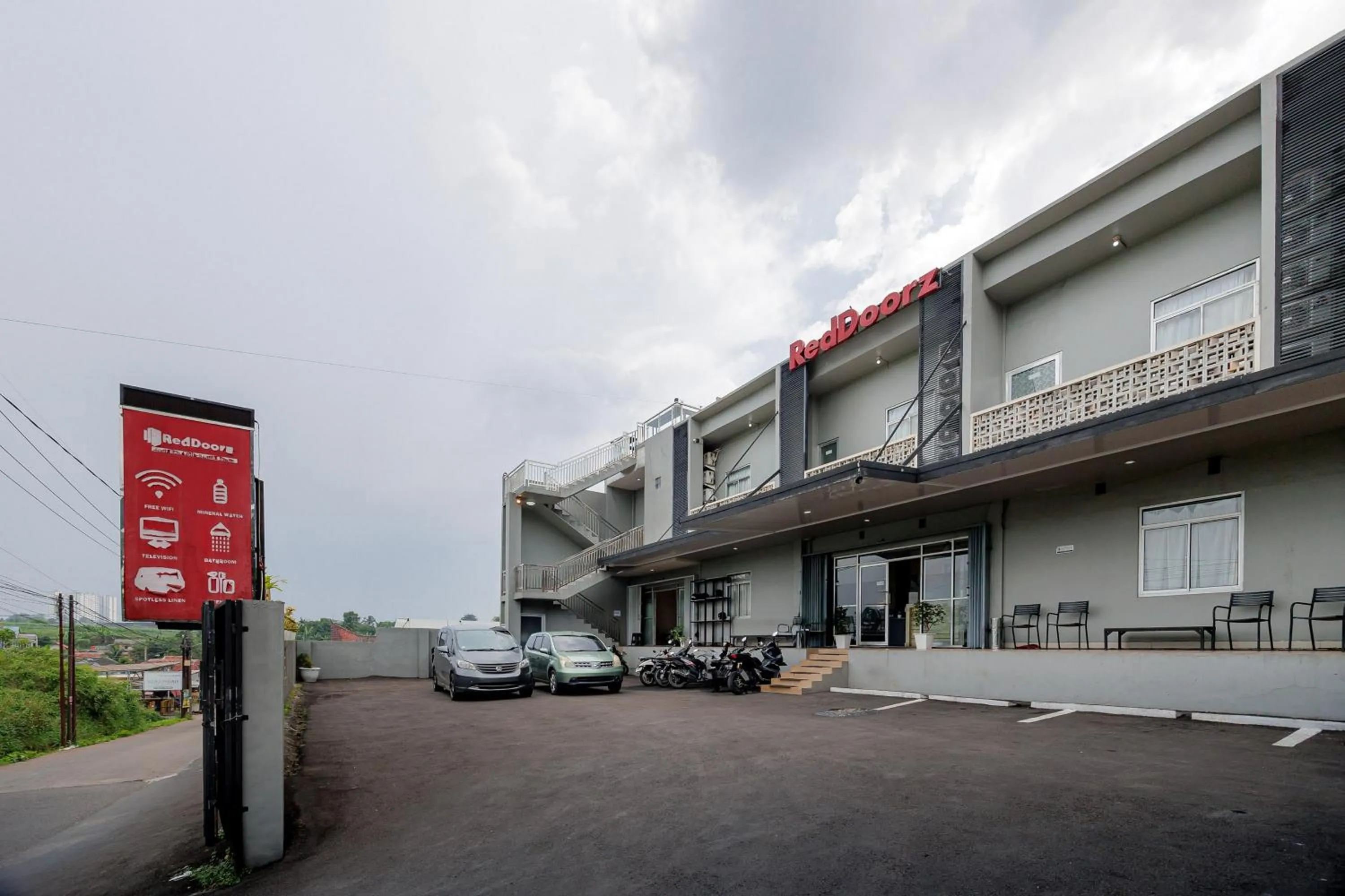 acessibility in RedDoorz near Exit Toll Sirkuit Sentul