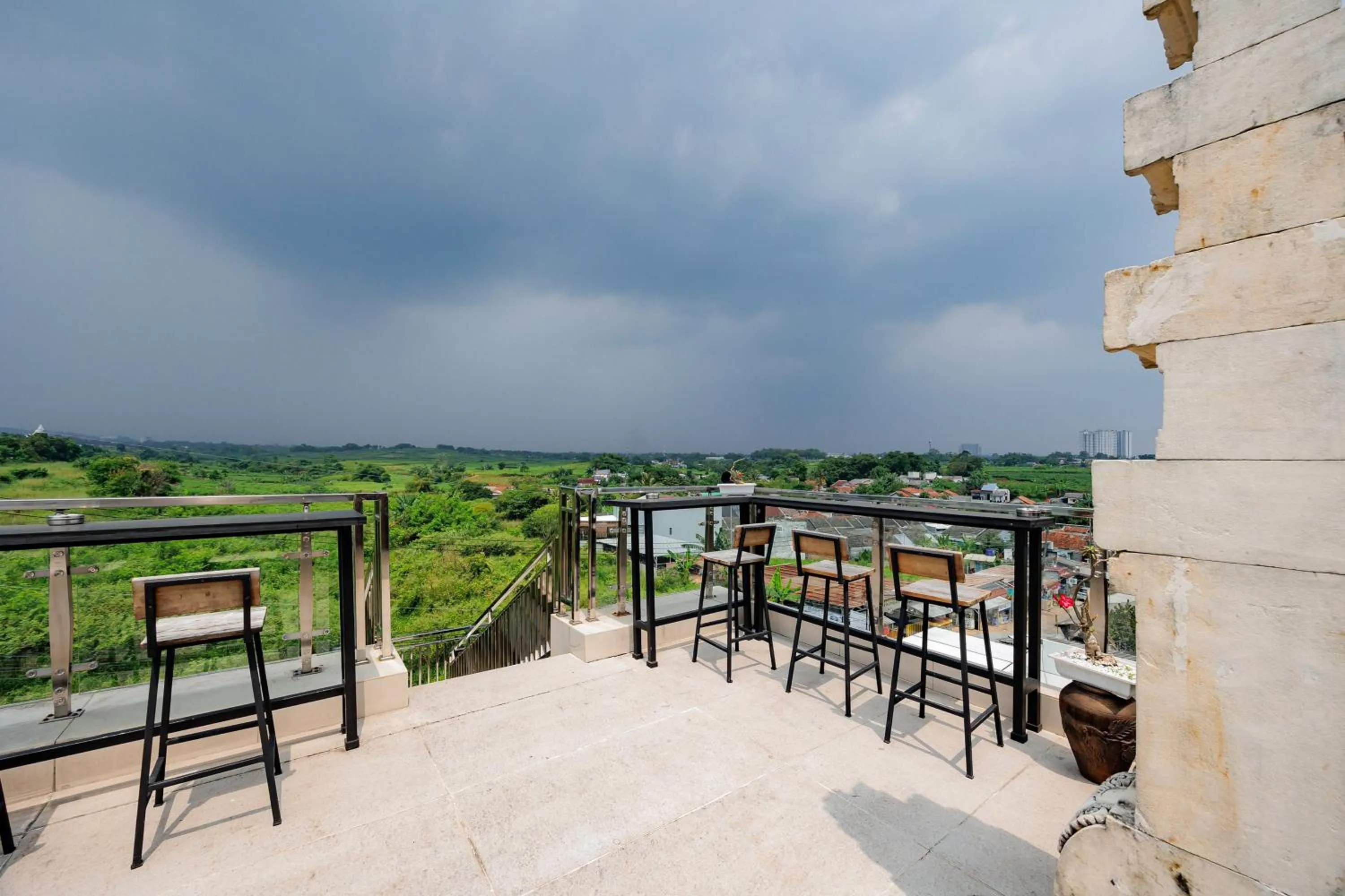 Seating area in RedDoorz near Exit Toll Sirkuit Sentul