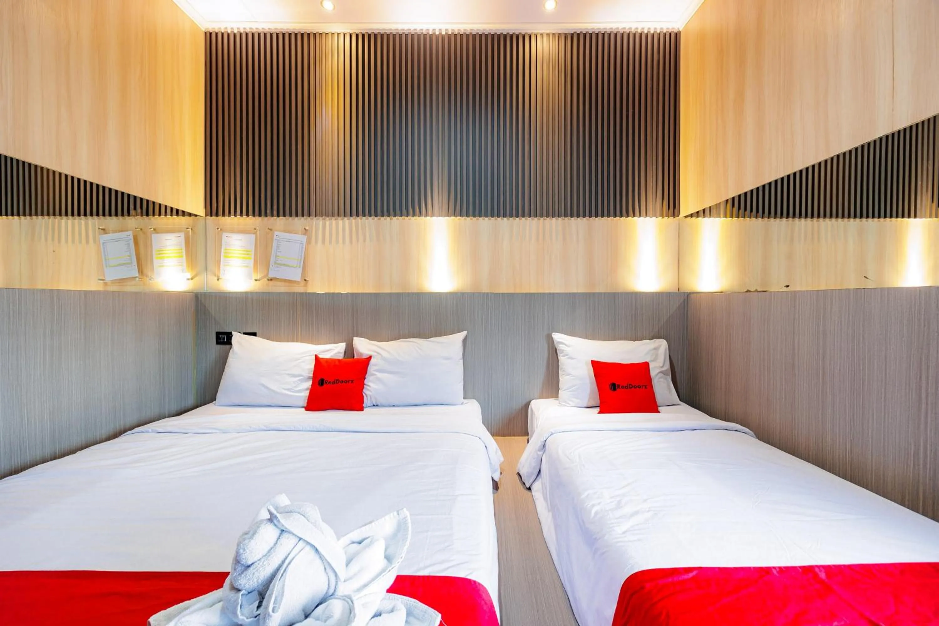 Bedroom, Bed in RedDoorz near Exit Toll Sirkuit Sentul