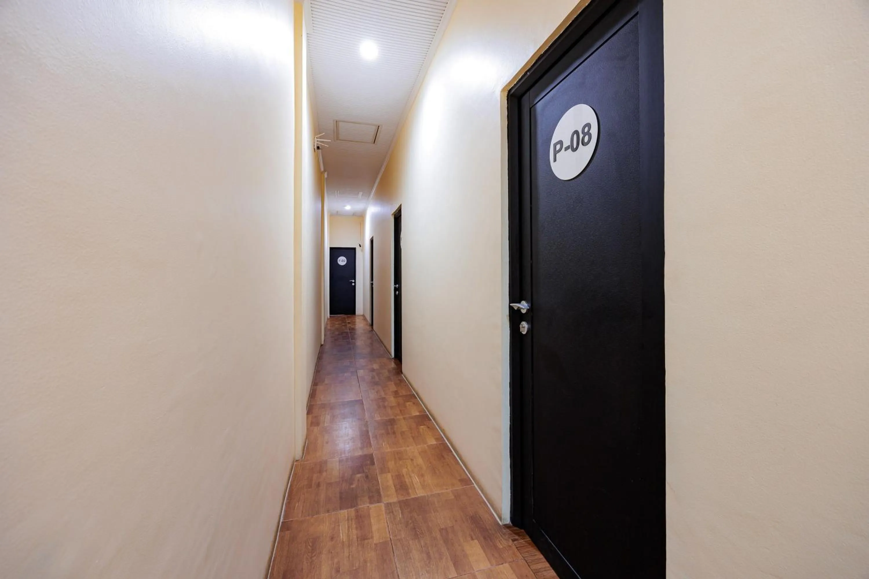 Property building in RedDoorz near Exit Toll Sirkuit Sentul